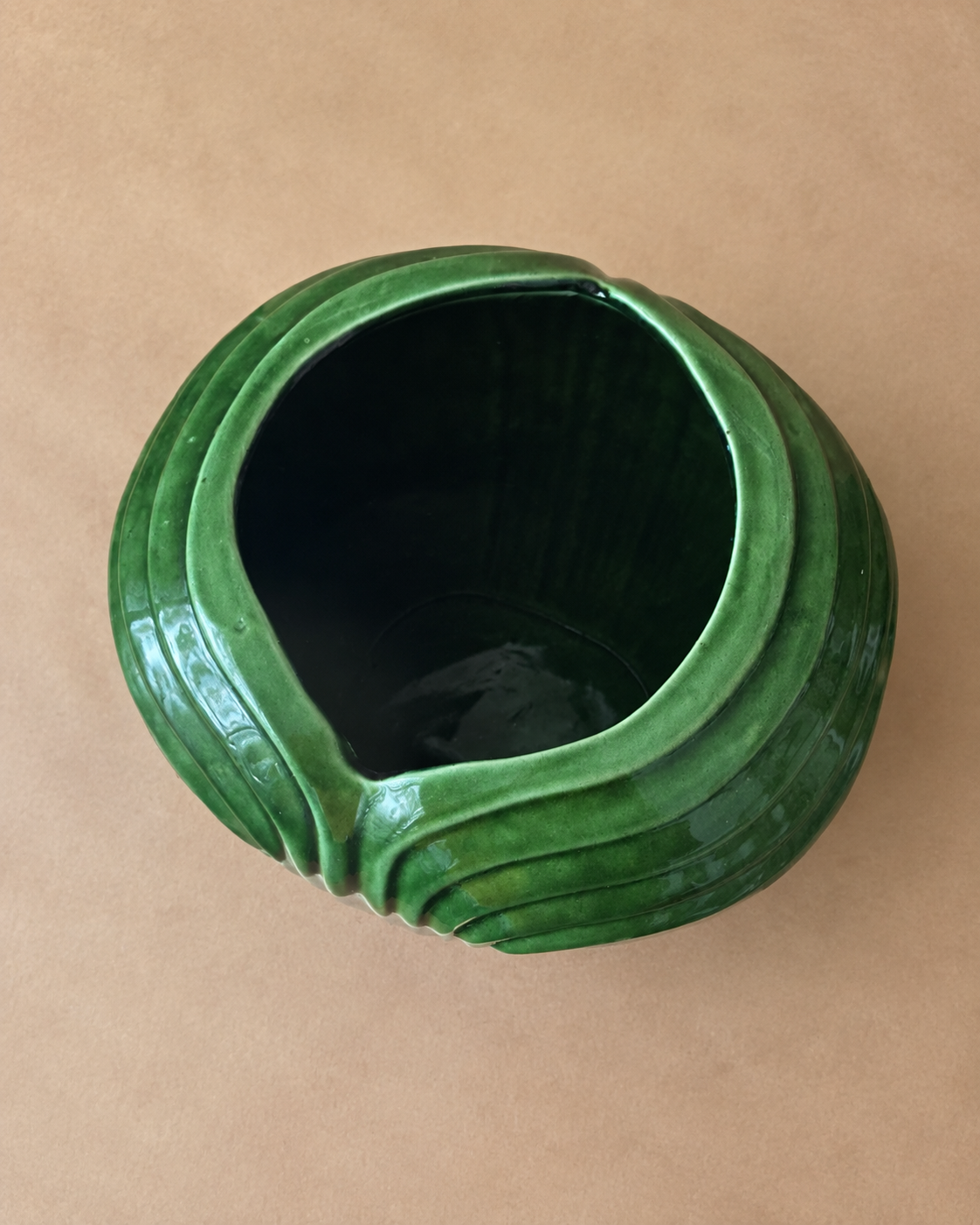 Vaso escultórico em cerâmica verde (DMCPS_665B)