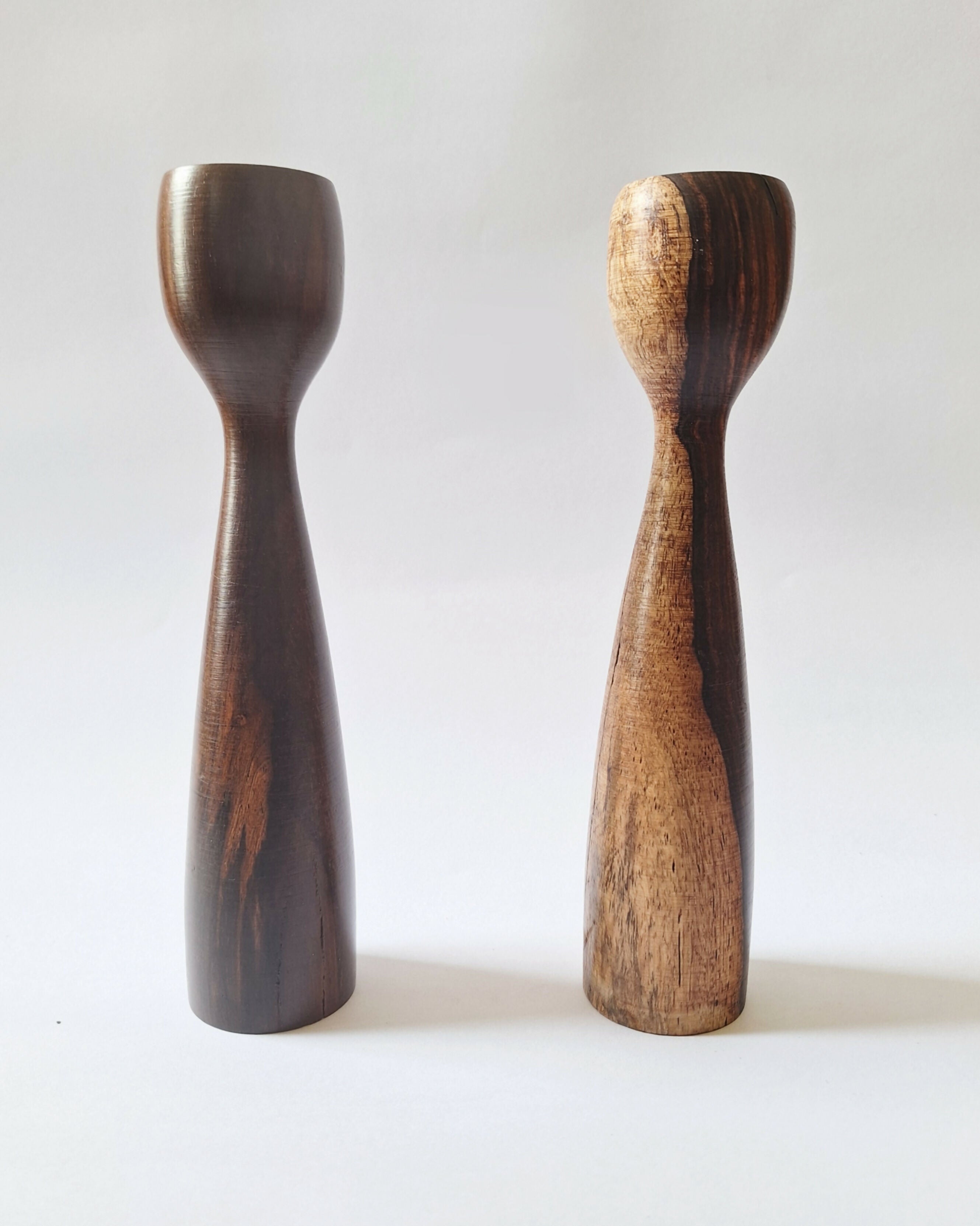 Castiçais em Jacarandá da Bahia (valor do par)