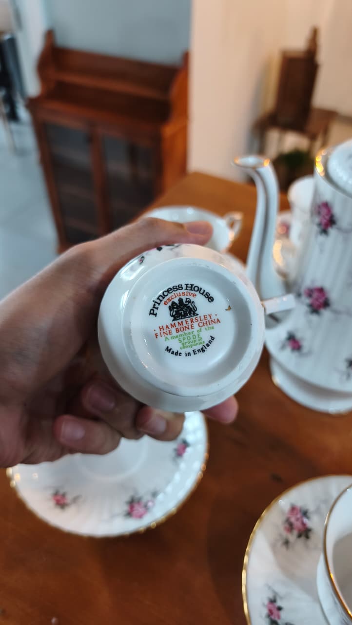 Conjunto Inglês de Café em Porcelana Princess House com motivos florais – Hammersley | 13 Peças