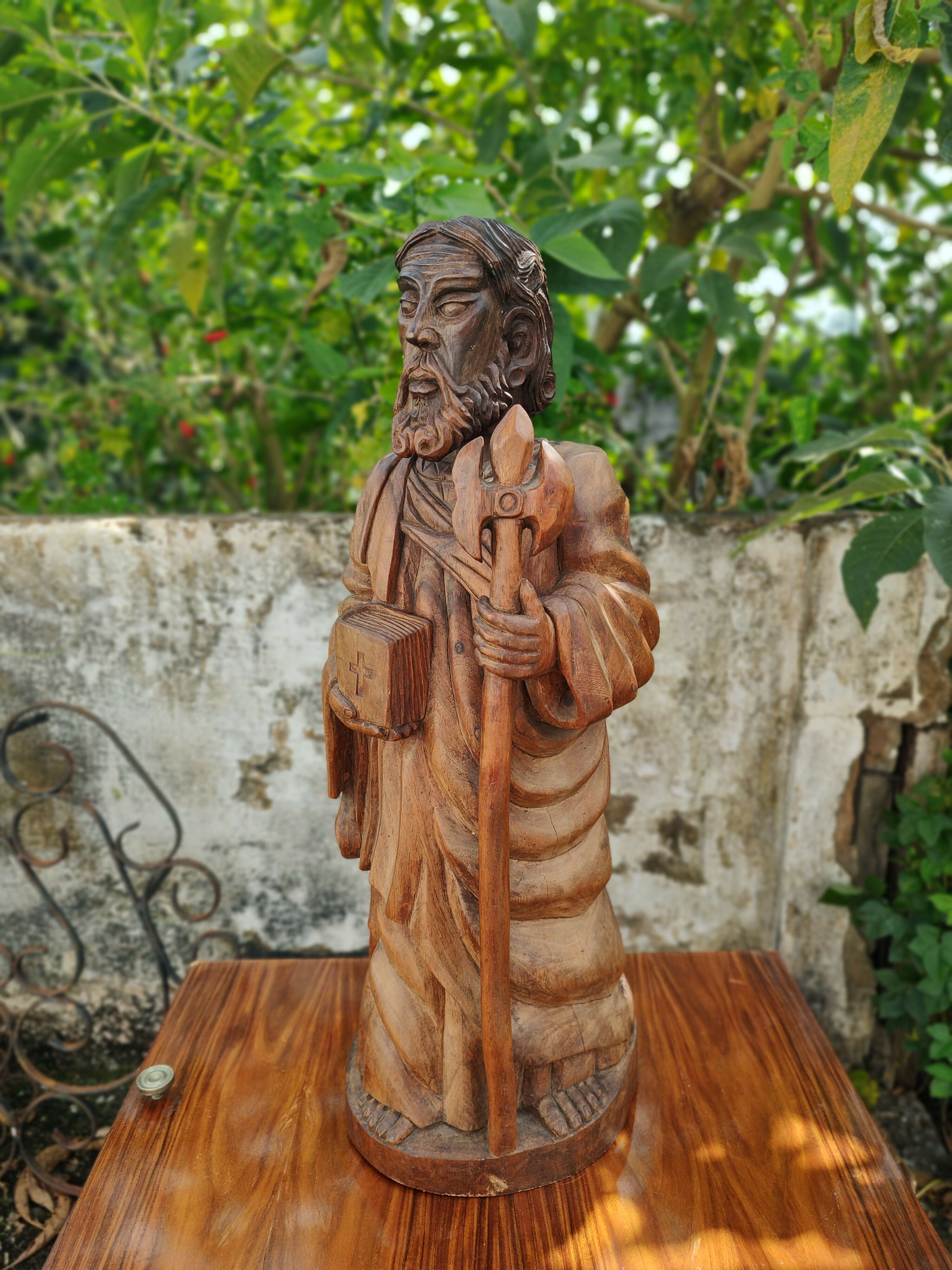 Antiga e grande escultura em madeira maciça de São Judas Tadeu (A-67cm)