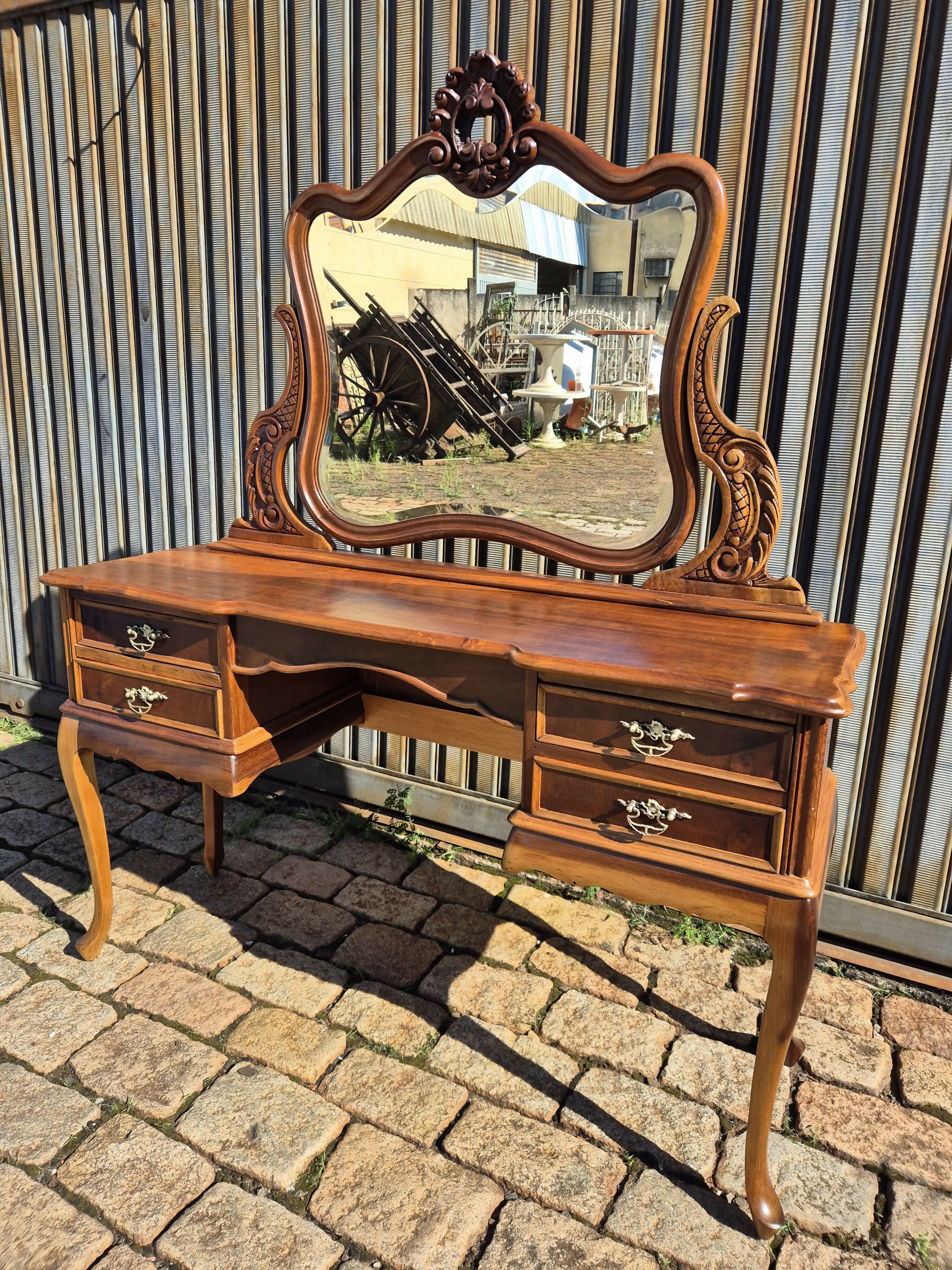 Penteadeira antiga provençal anos 50