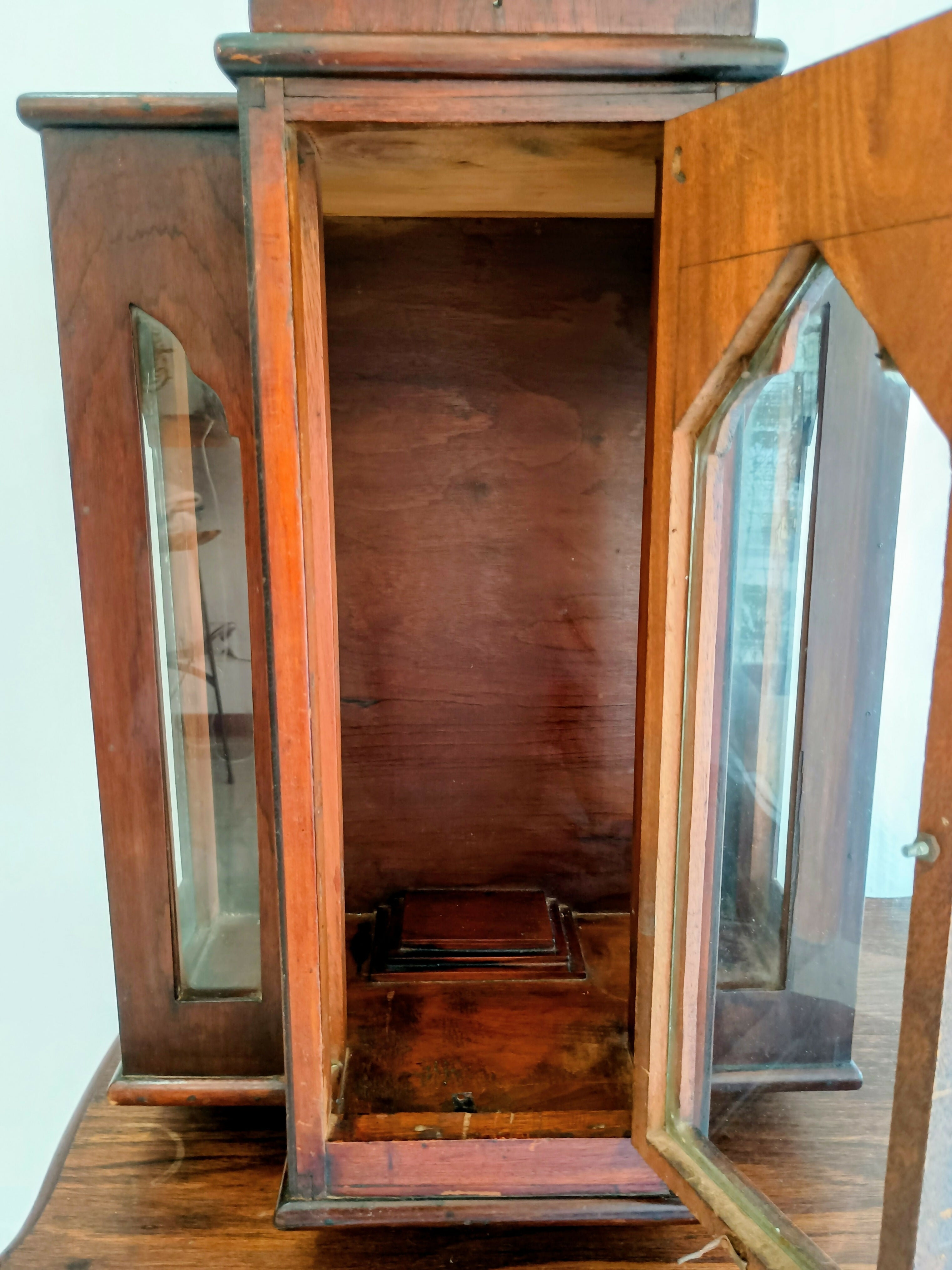 Oratório Brasileiro Autêntico – Madeira de Lei – Final do Século XIX • Peça de Coleção