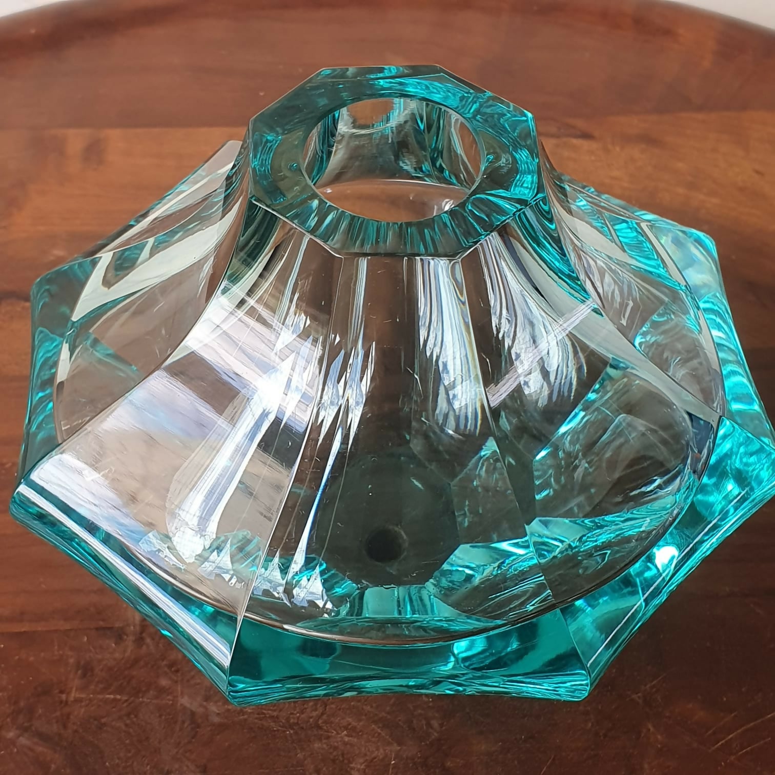 Vaso solifleur em cristal pesado verde água.