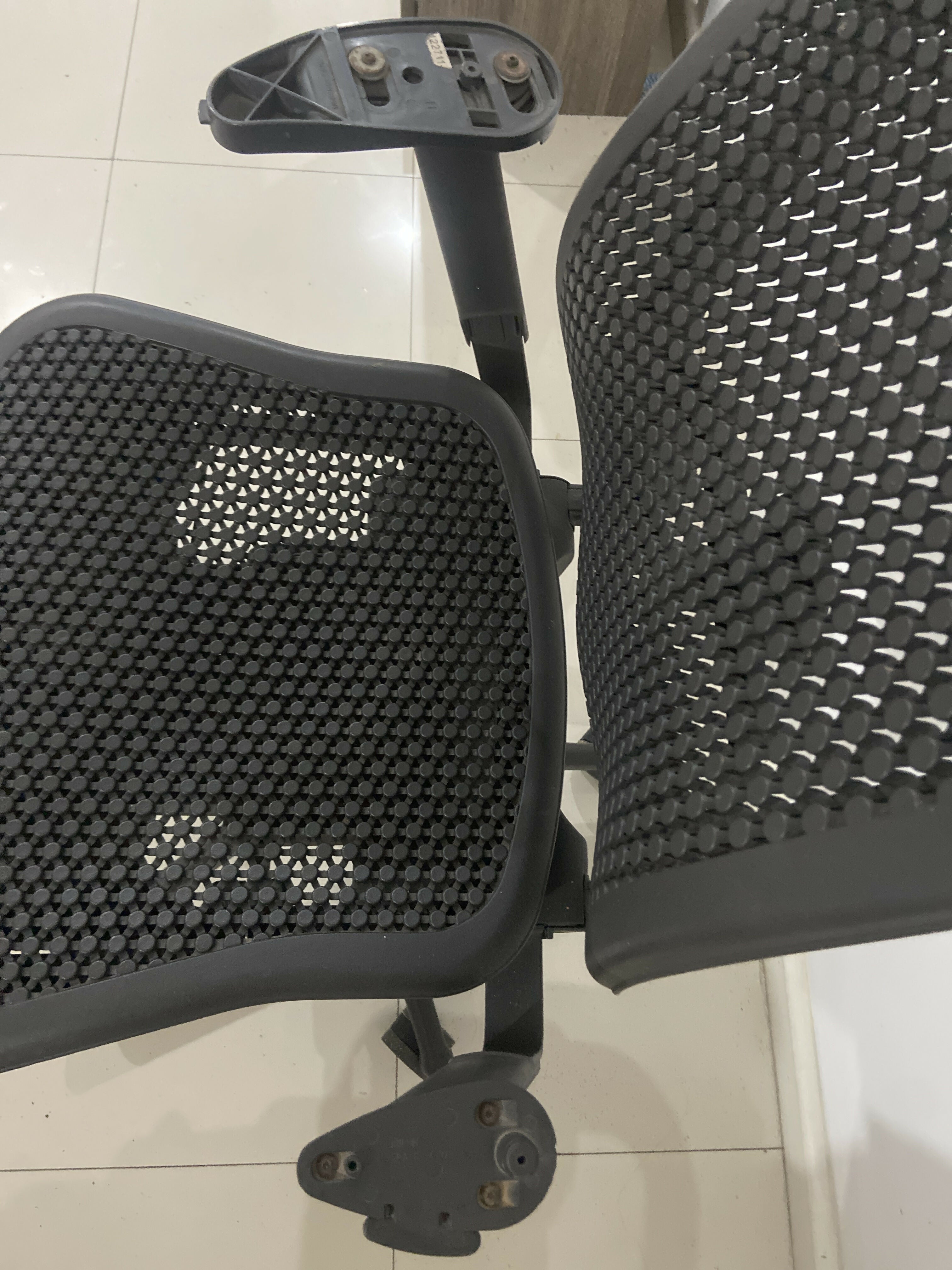 CADEIRA HERMAN MILLER CELLE