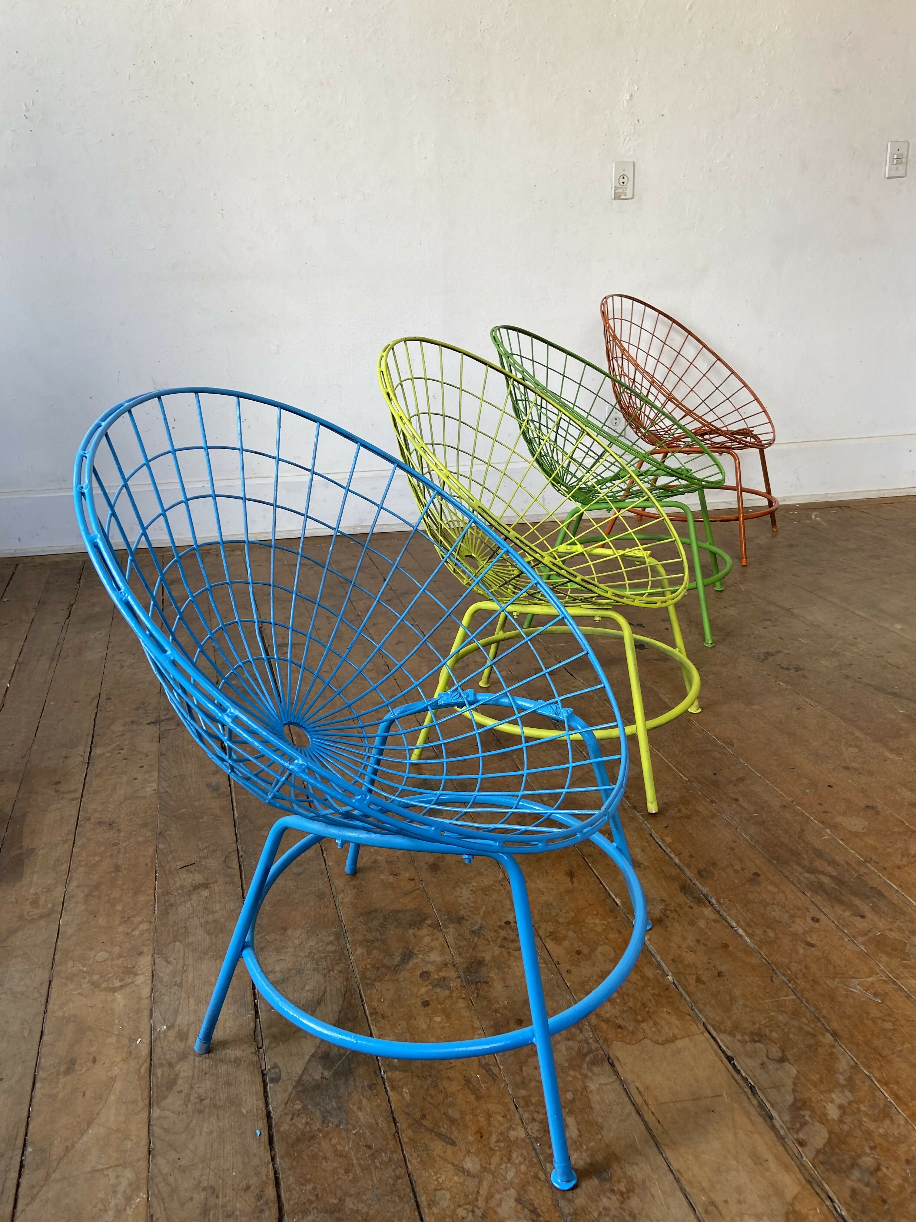 Cadeiras aramadas anos 70