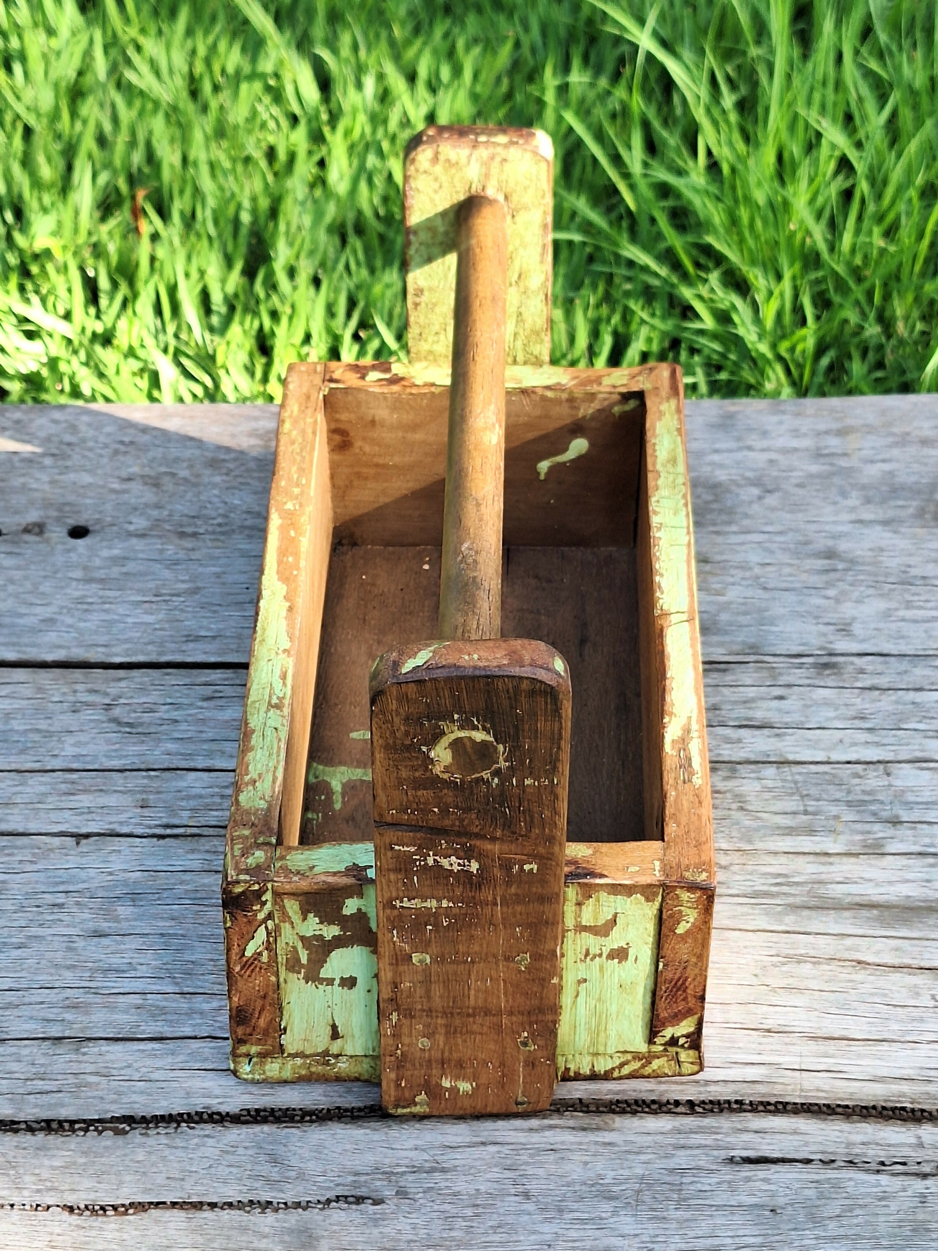 Caixa de Ferramenta Tinta Gasta Madeira Maciça Garimpo Mineiro