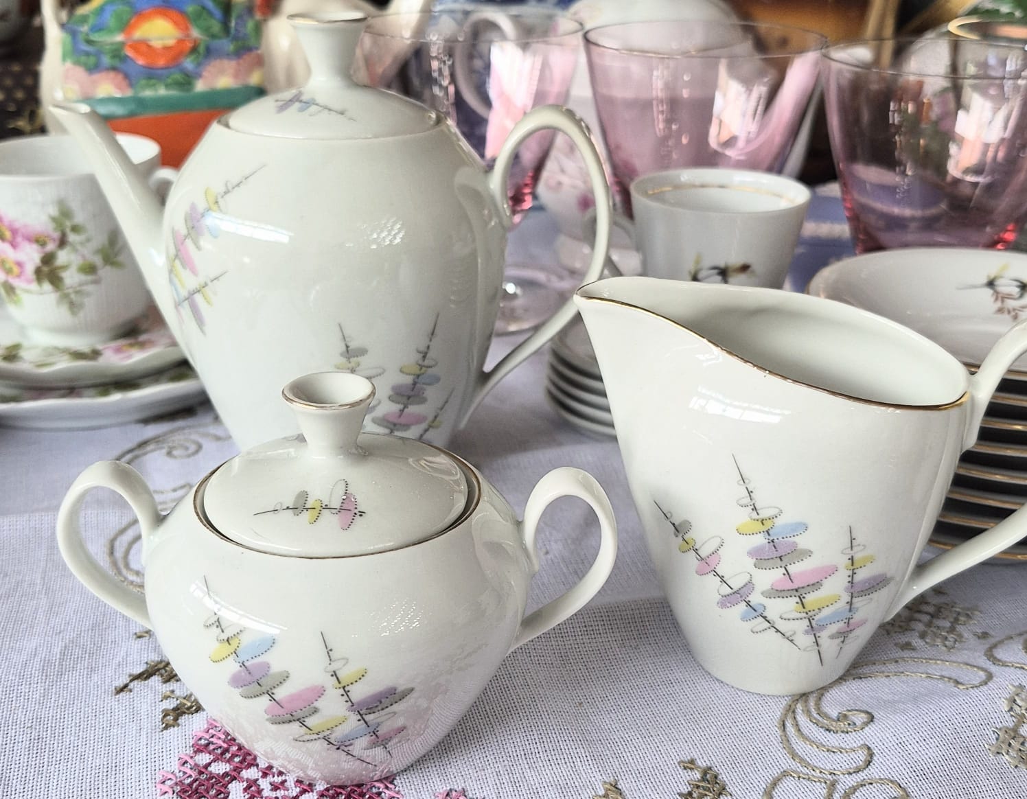Conjunto de café  / chá  em porcelana vintage Renner. Um mimo. Perfeito estado!