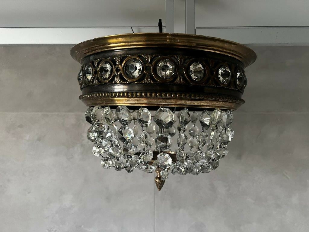 Antigo lustre de Bronze e Cristais