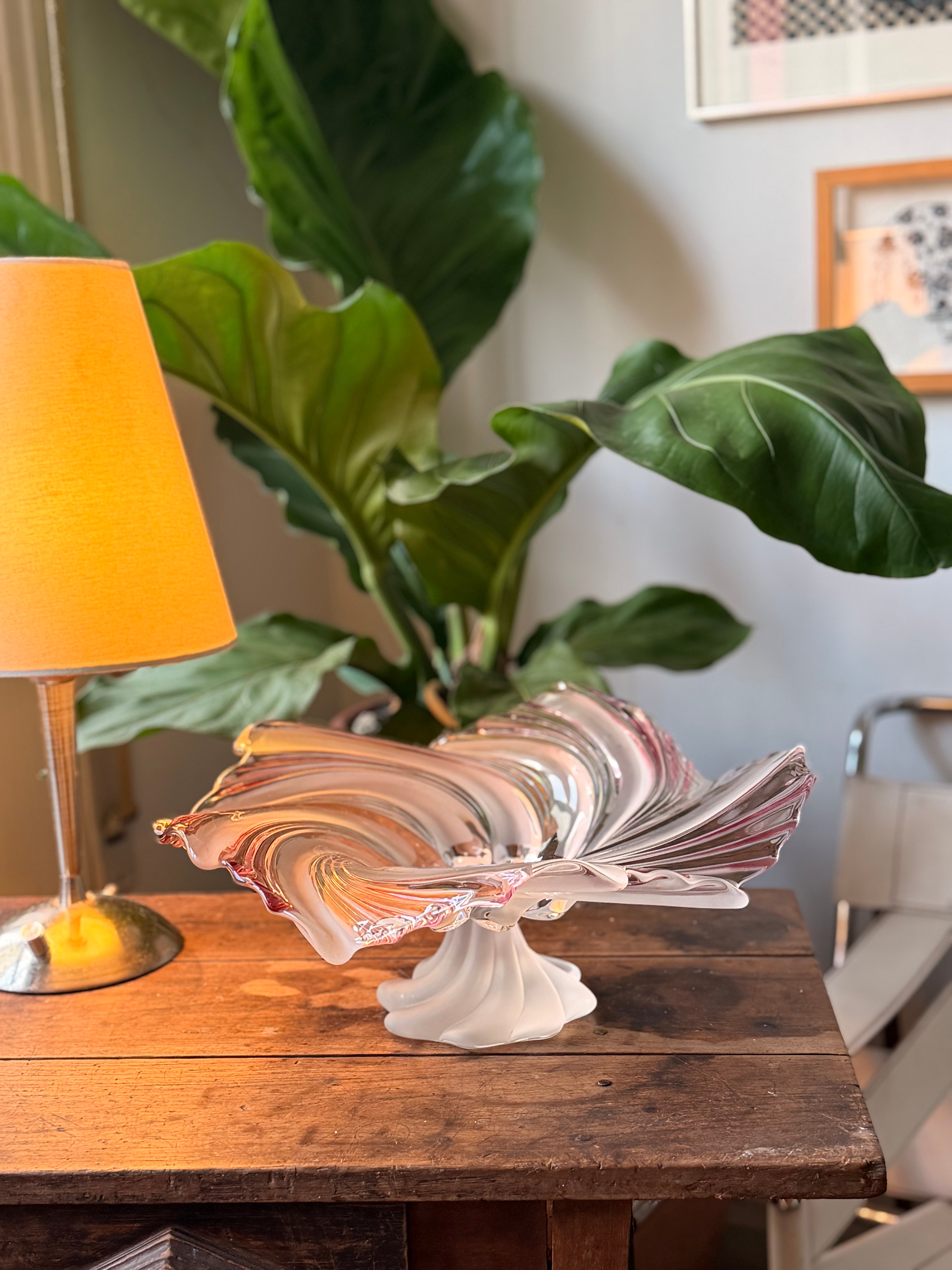 CENTRO DE MESA EM VIDRO ARTÍSTICO OPALINO ROSÉ