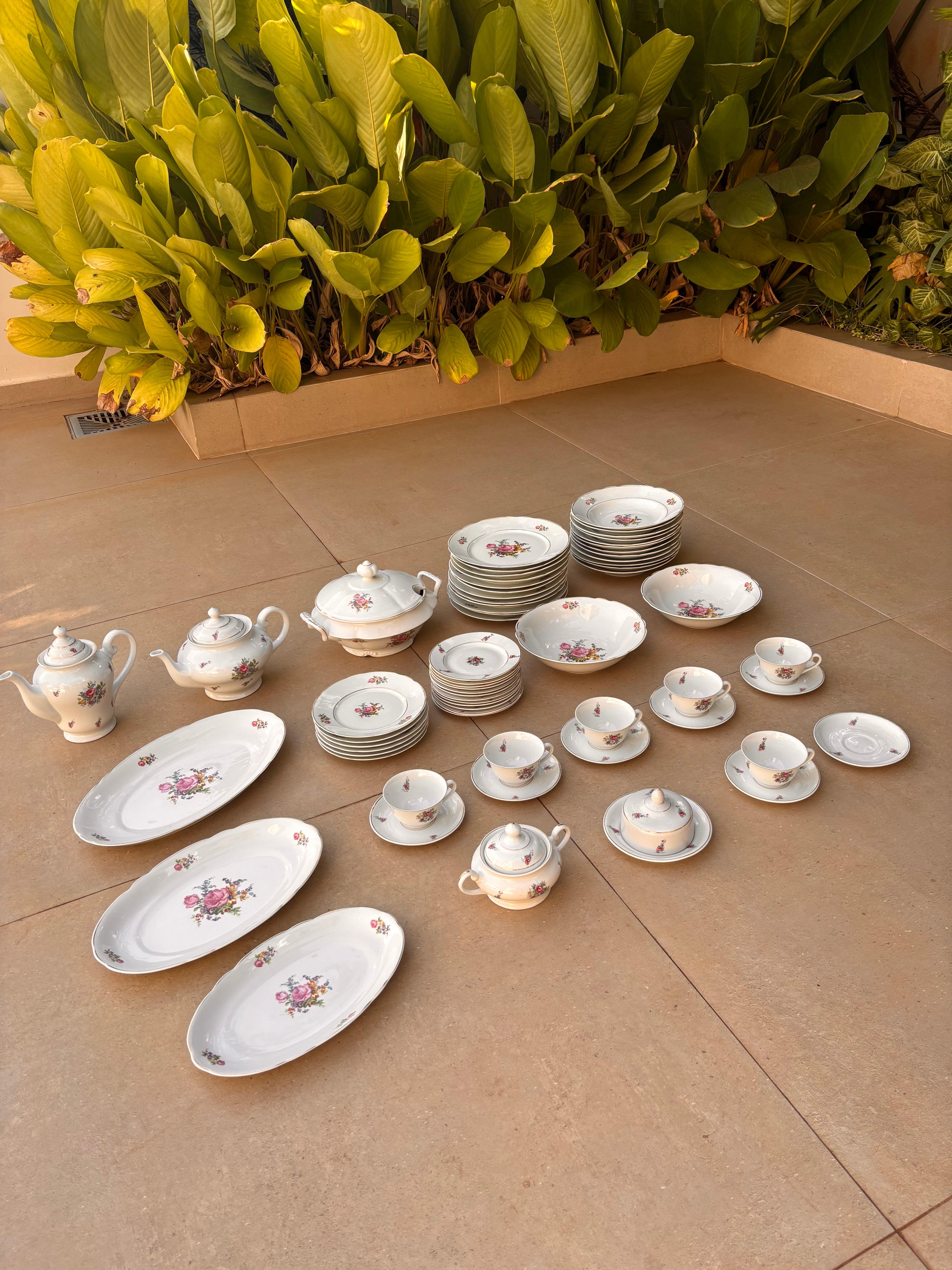 Antigo Aparelho Jantar Chá Café Porcelana Real Anos 50/60 - 69 Peças