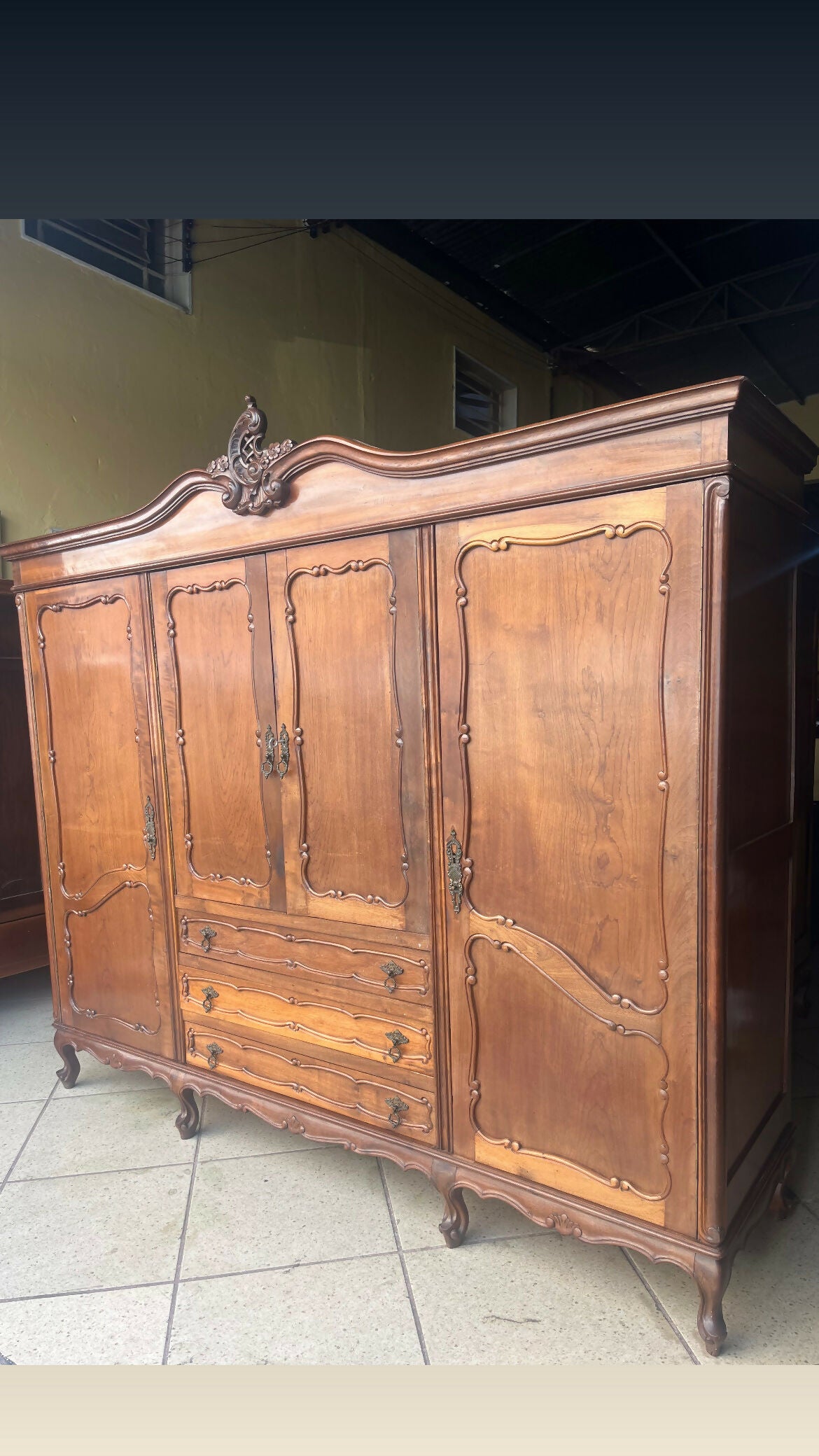GUARDA ROUPAS DE CASAL ANTIGO PÉS DOM JOSÉ COM SELO