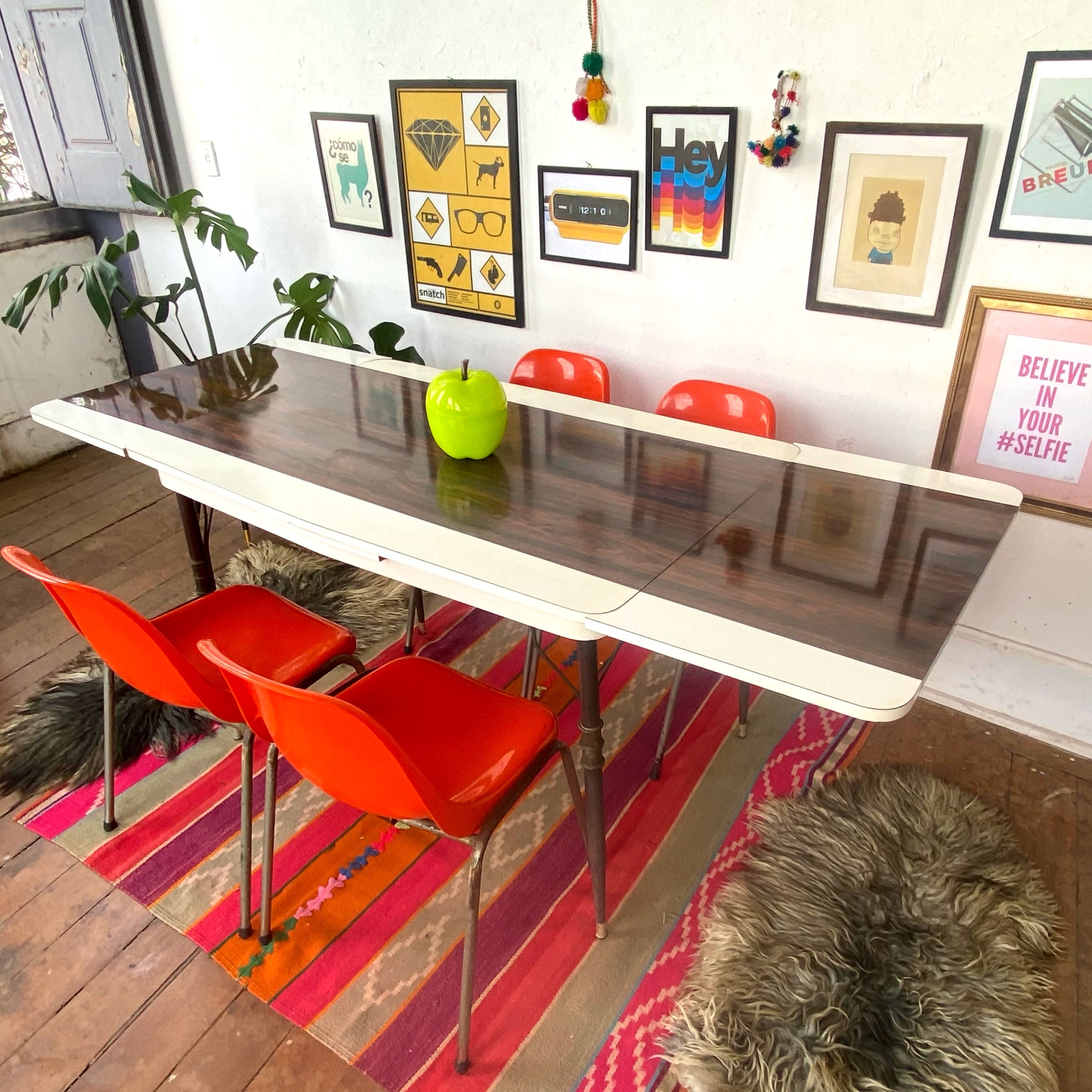 Conjunto mesa de fórmica e cadeiras Marfinite laranja 