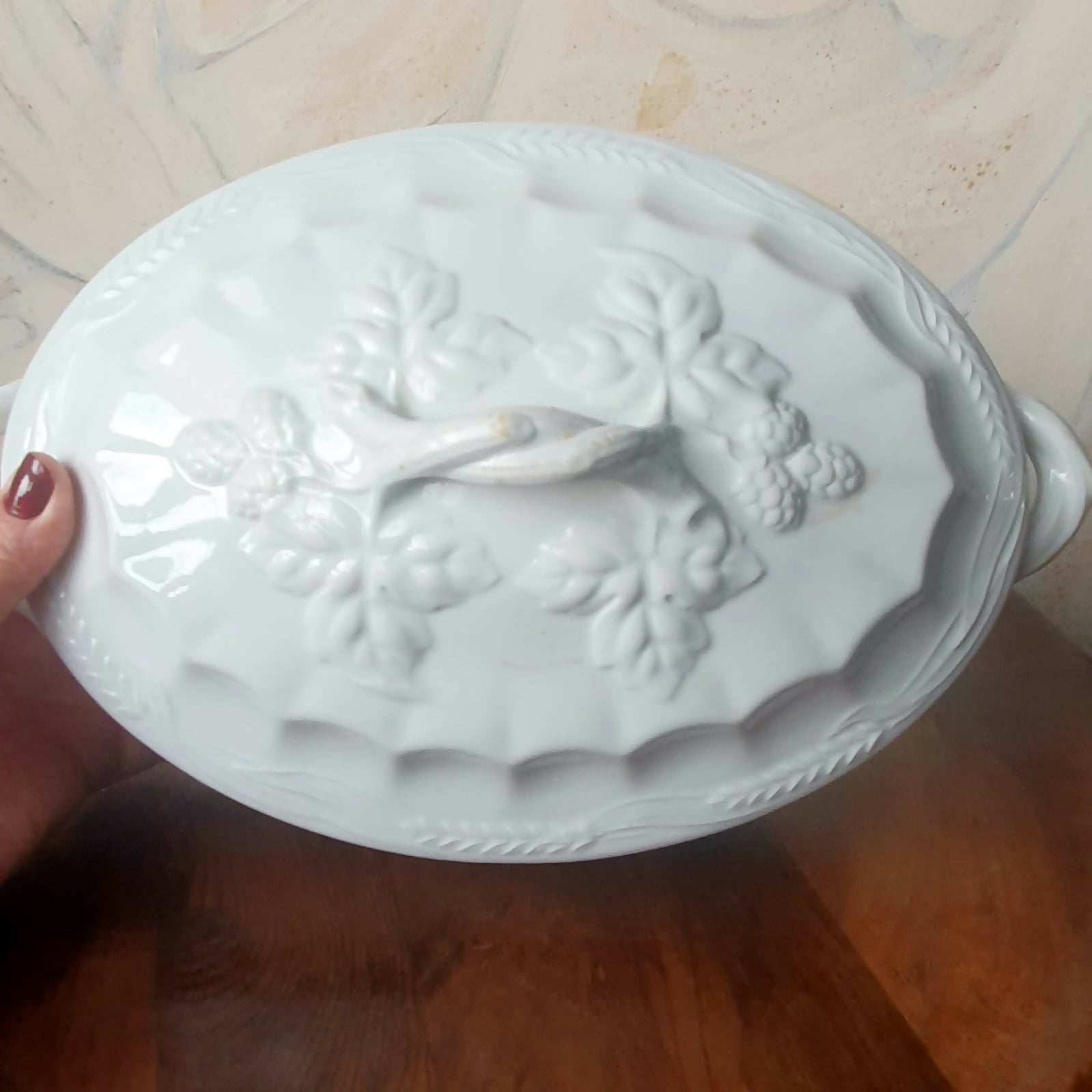 Sopeira em ironstone inglês J&amp;G Meakin branca padrão Triguinho. Lindo enfeite!