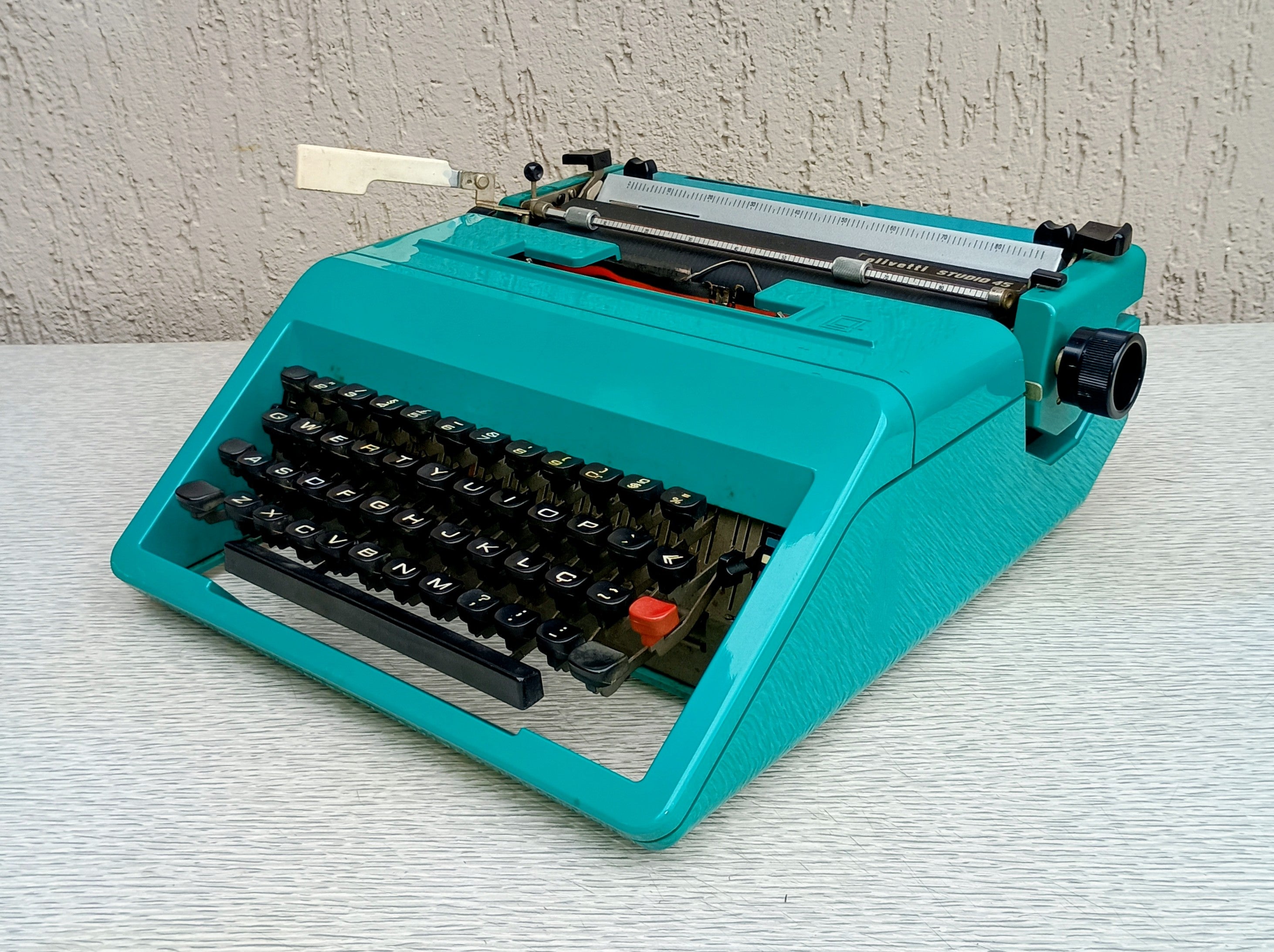 Olivetti Studio 45 – Máquina de Escrever Vintage Turquesa | Década de 1970