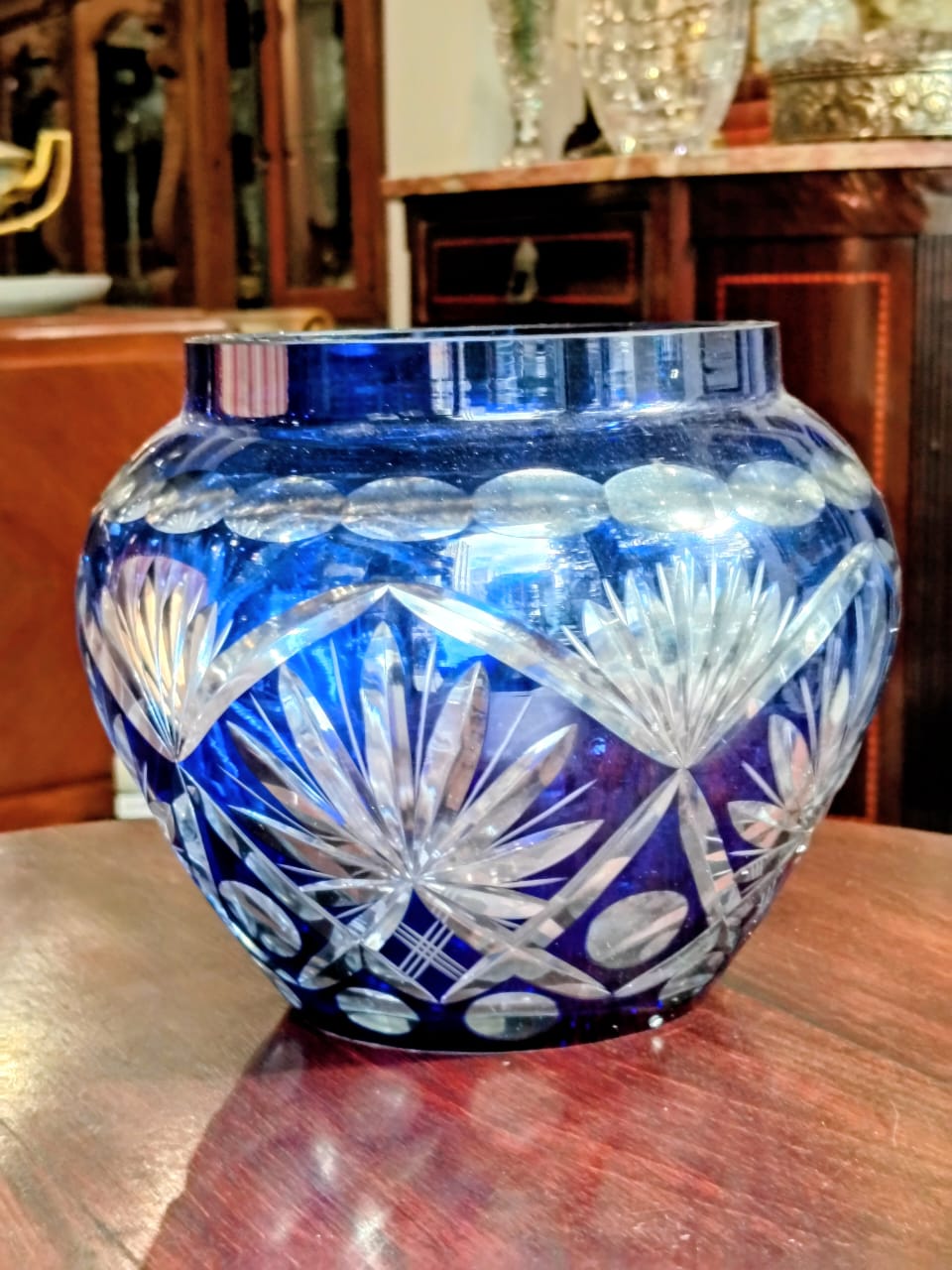 Vaso em Cristal Azul Cobalto lapidado 