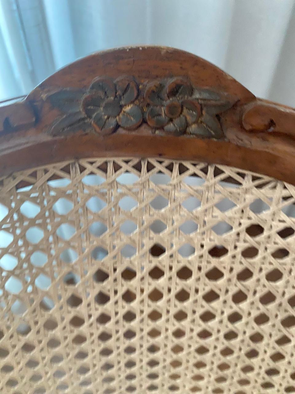 Mini cadeira clássica para bonecas