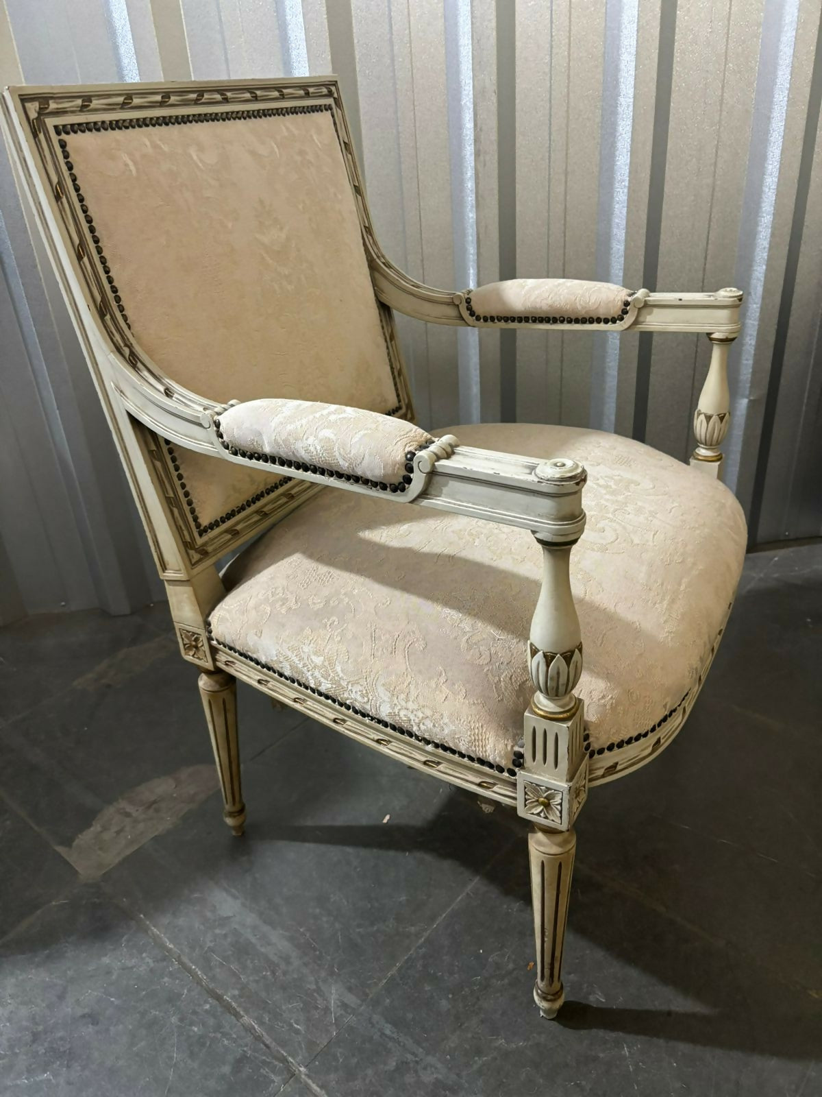 Conjunto de Sofá, estofados em estilo Luis XV composto por 09 peças