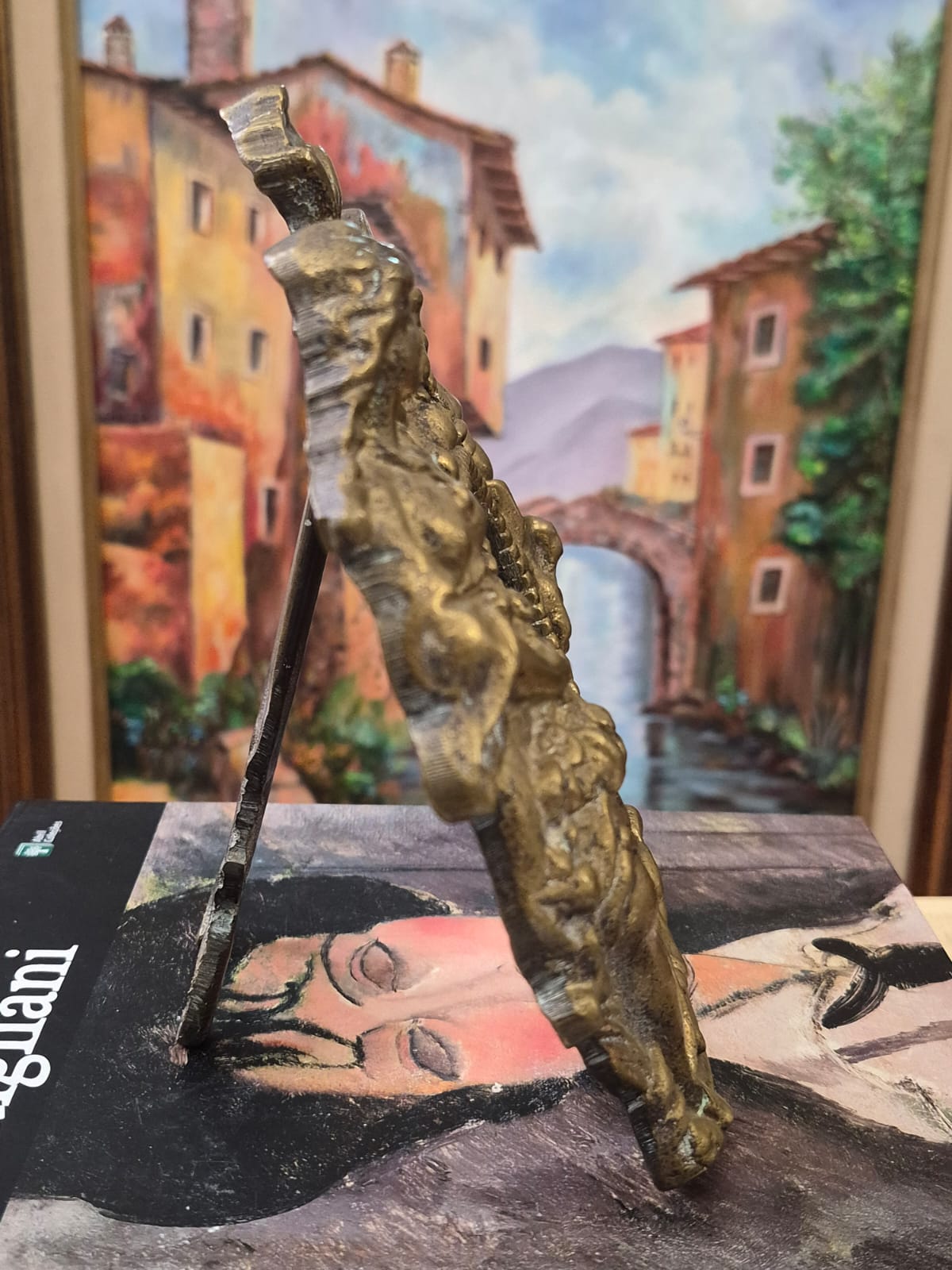Porta retrato em bronze antigo estilo Art Noveau.  Maravilhoso,  com levíssimas marcas e pátinas do tempo.