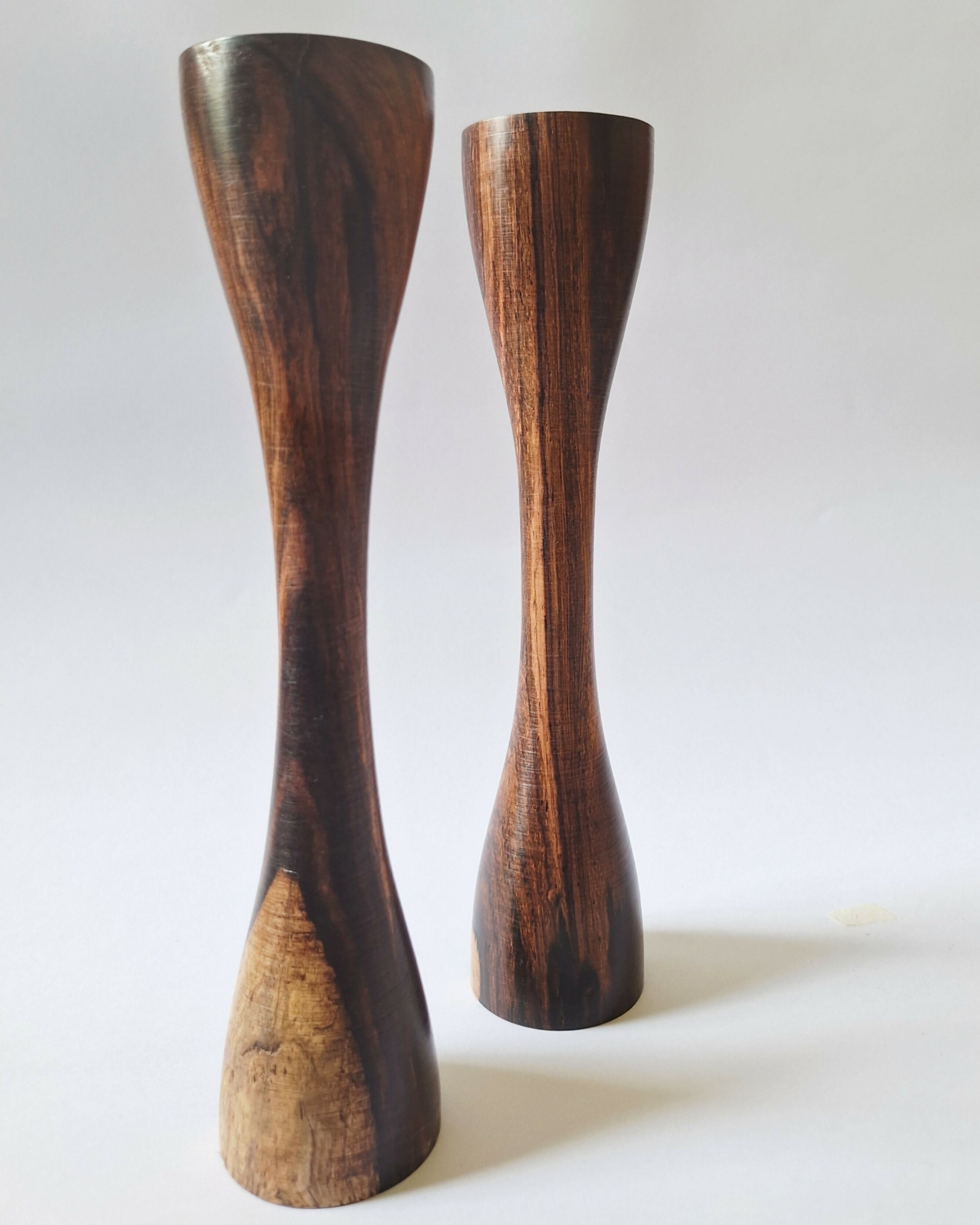 Castiçais em Jacarandá da Bahia (valor do par)