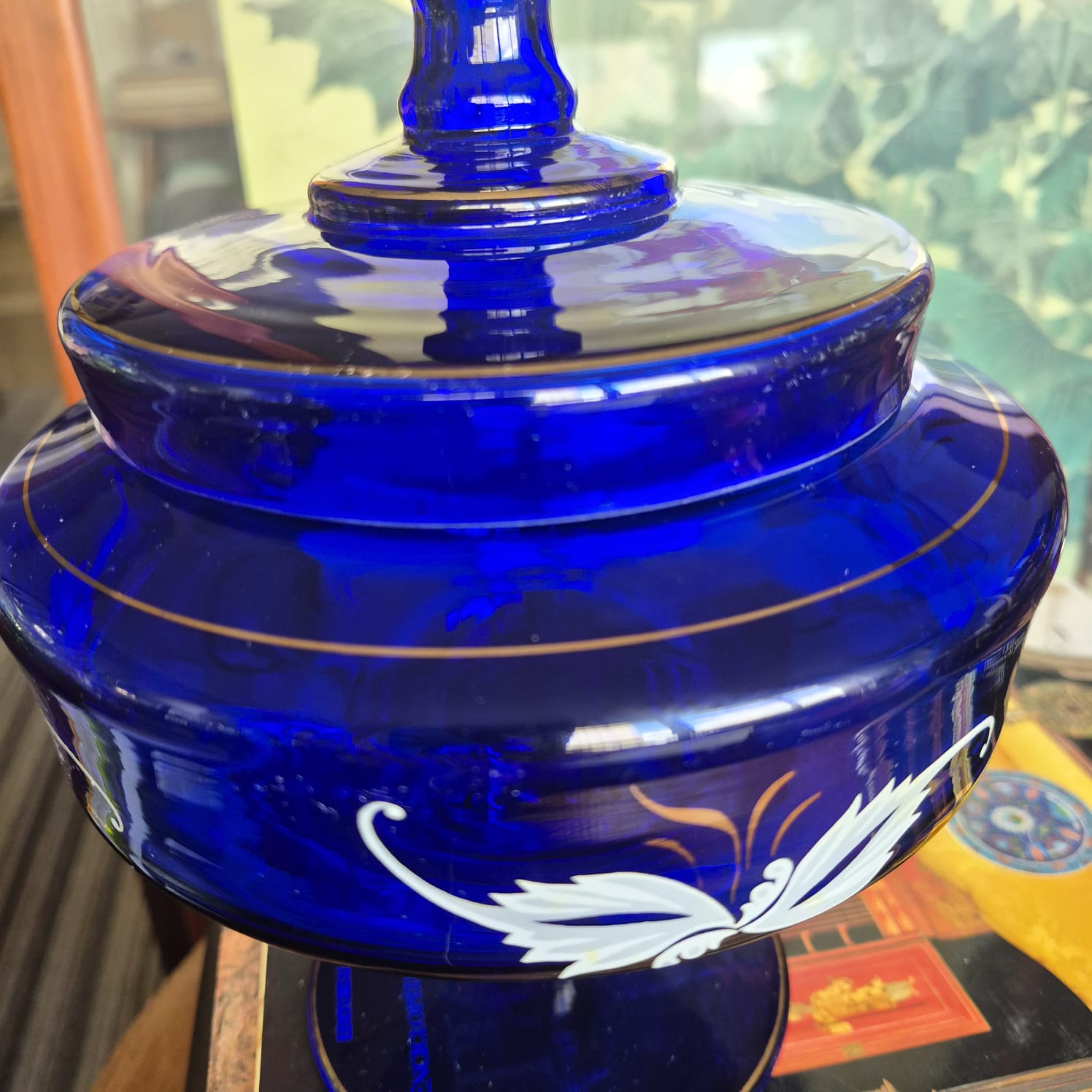 Linda bomboniére/compoteira vintage em vidro azul cobalto, anos 50. Perfeito estado,  douração intacta.