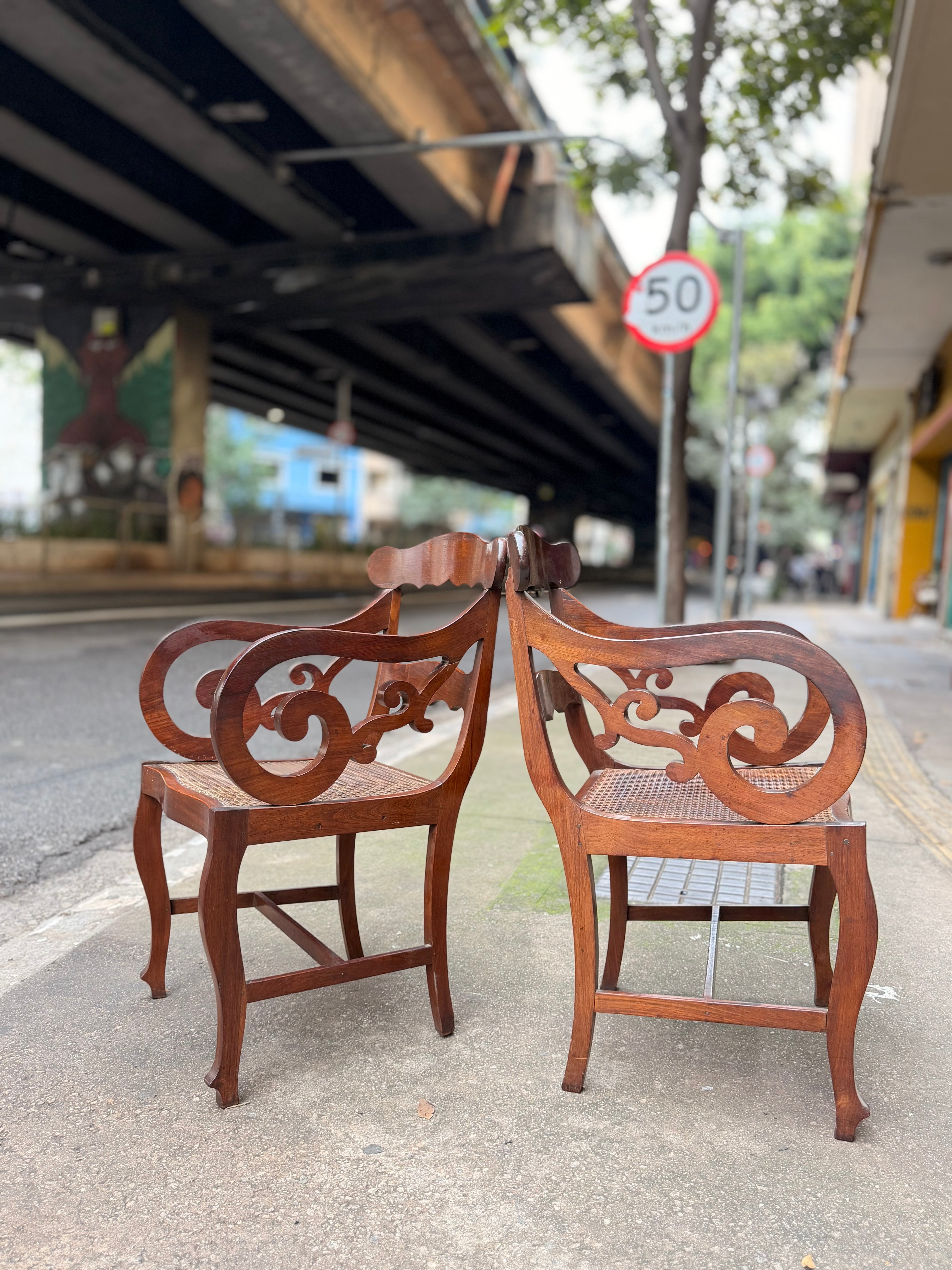 Par de poltronas “Rabo de Macaco”