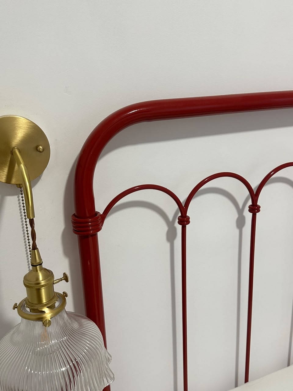 Cama Queen da Ferro Art em Aço Vintage Vermelha