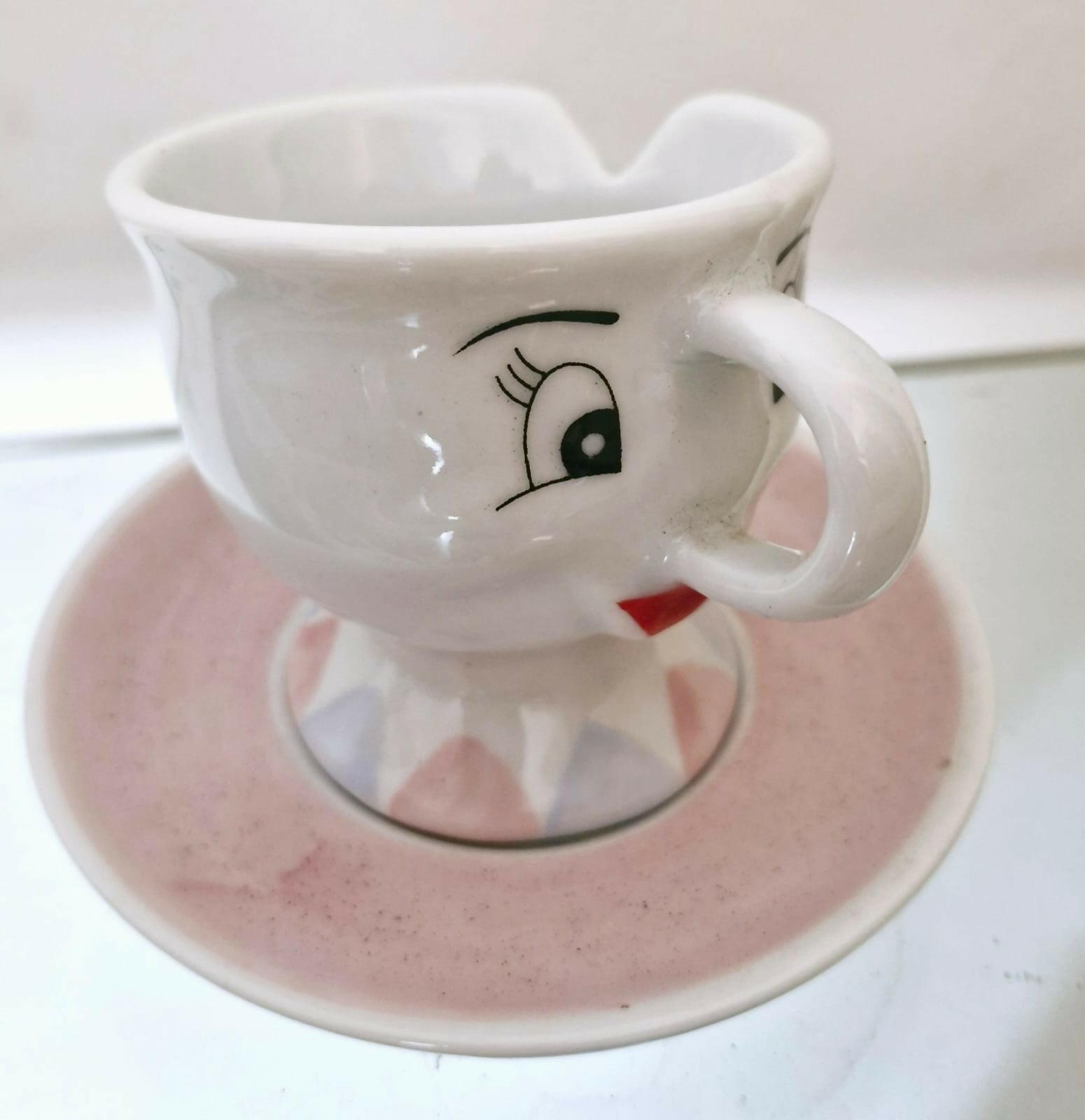 Lindíssimo Jogo de Chá Bela e a Fera em porcelana