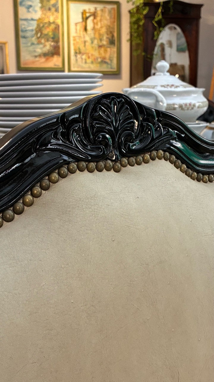 Par de Poltronas Bergère Estilo Luís XV com tecido cru