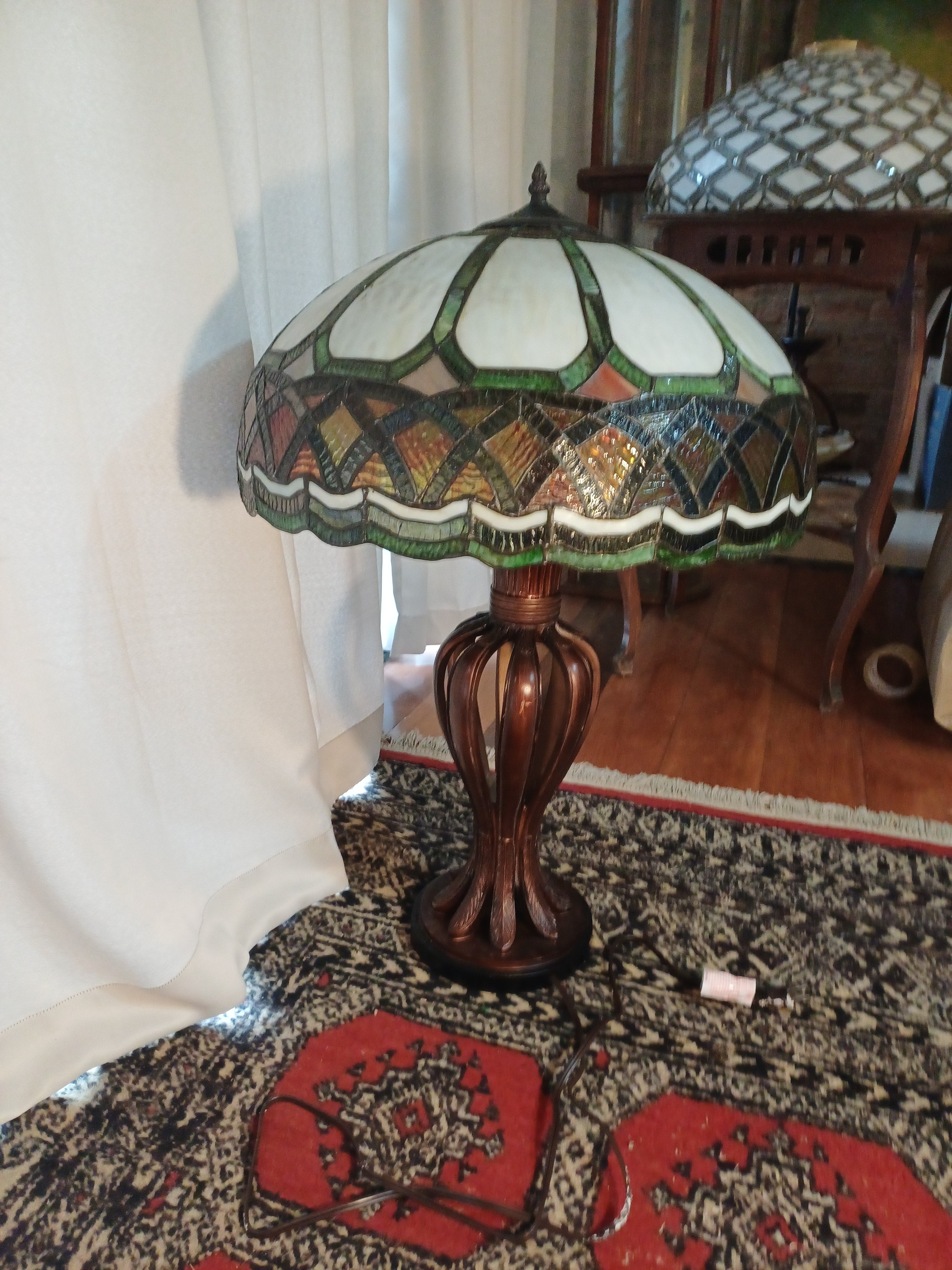 Grande Abajur estilo Tiffany, vidros curvos