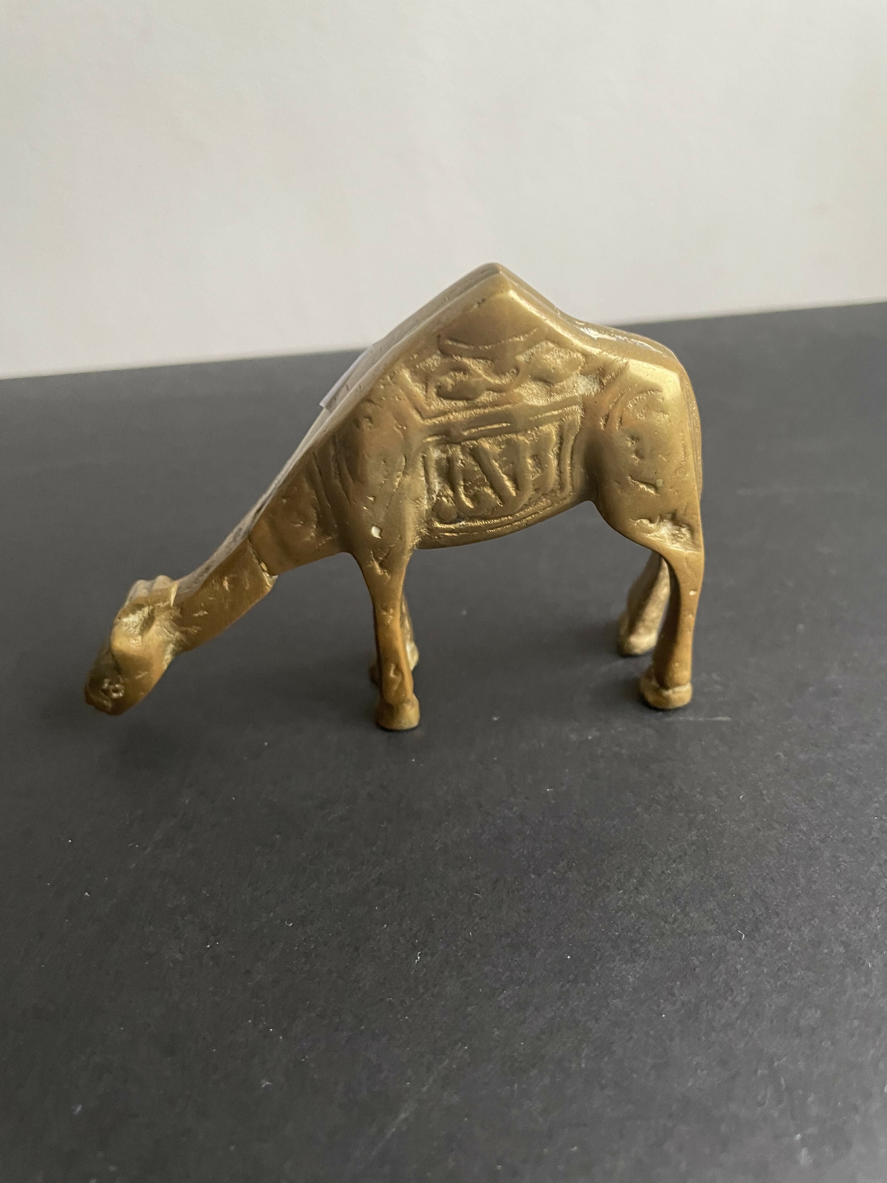 Estatueta Camelo em metal dourado indiano