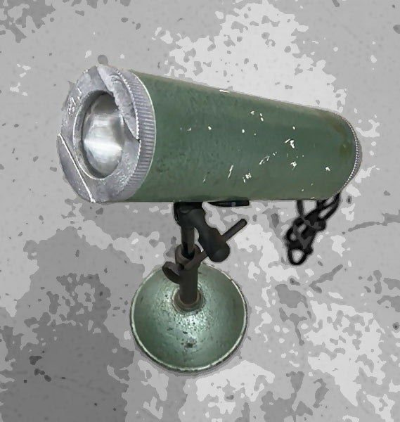 Luminária antiga de mesa esverdeada - Estilo industrial