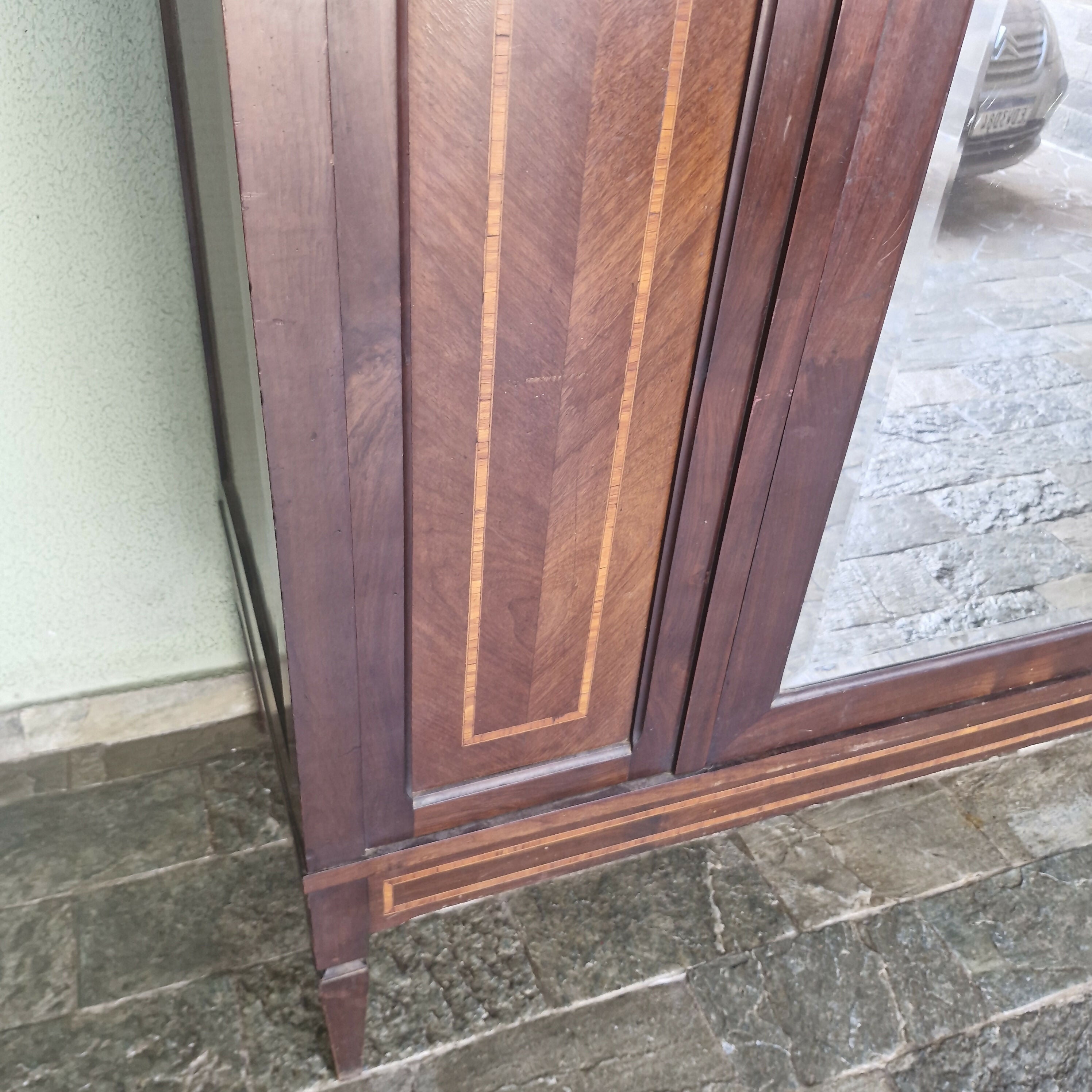 Guarda Roupa Art Nouveau.