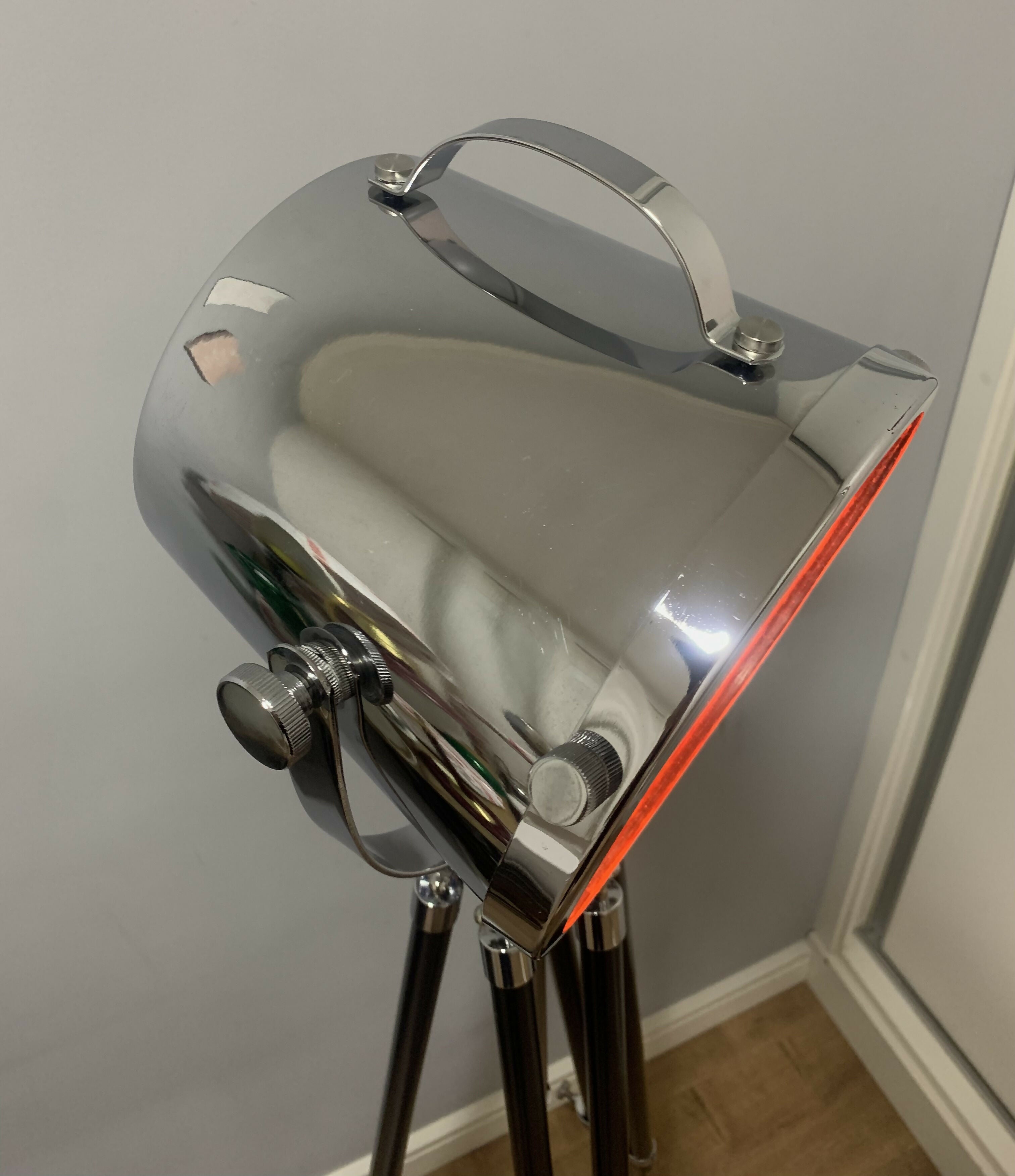 Luminária de piso estilo refletor