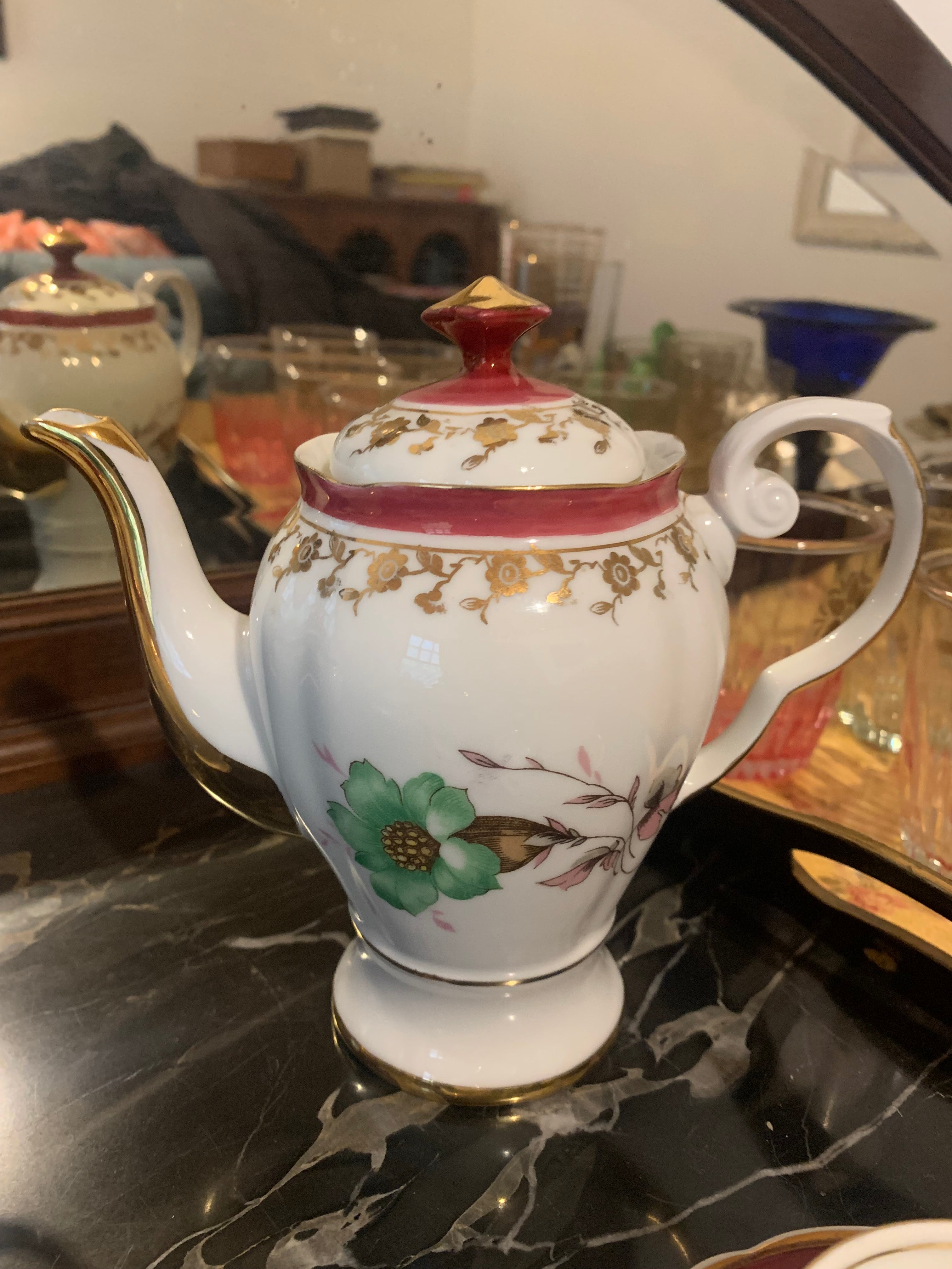 Maravilhoso e antigo jogo de café em porcelana Real