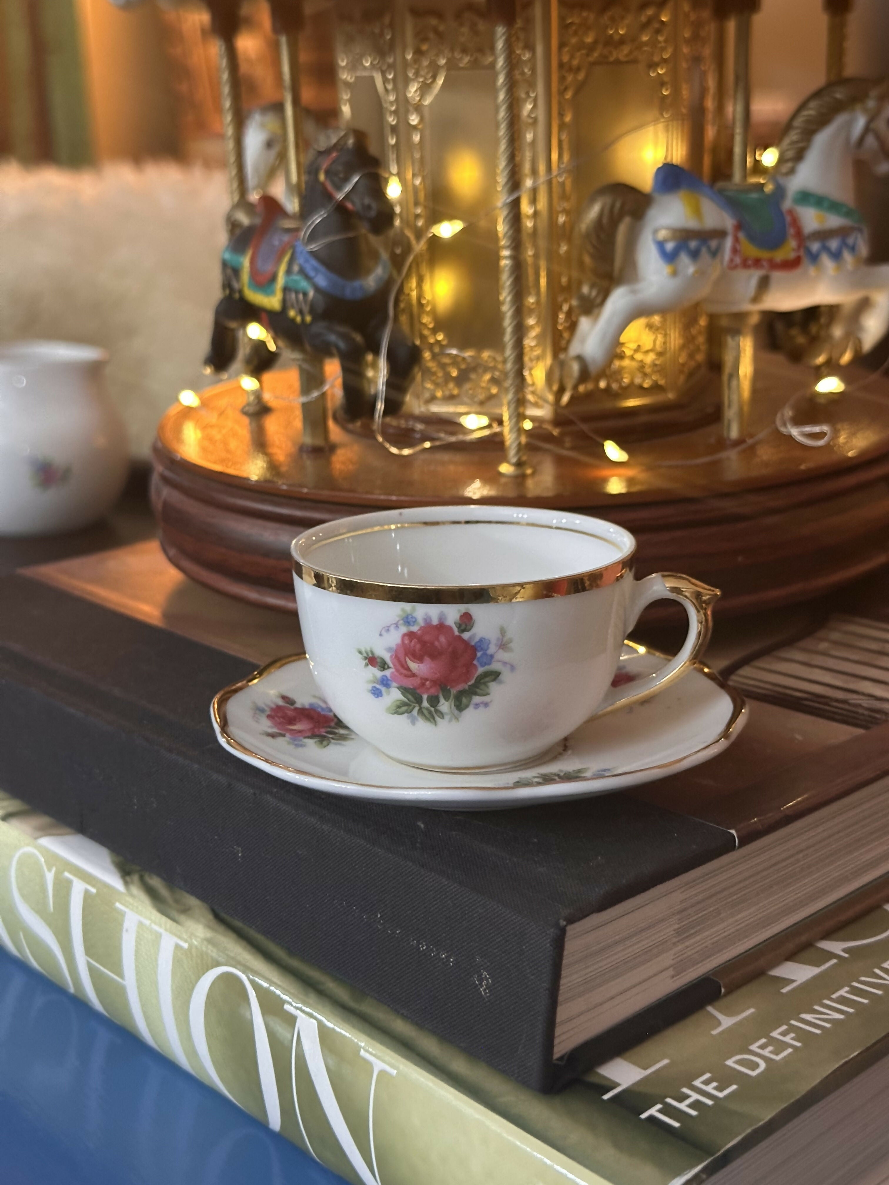 Jogo café antigo porcelana Mauá anos 60 com motivos florais