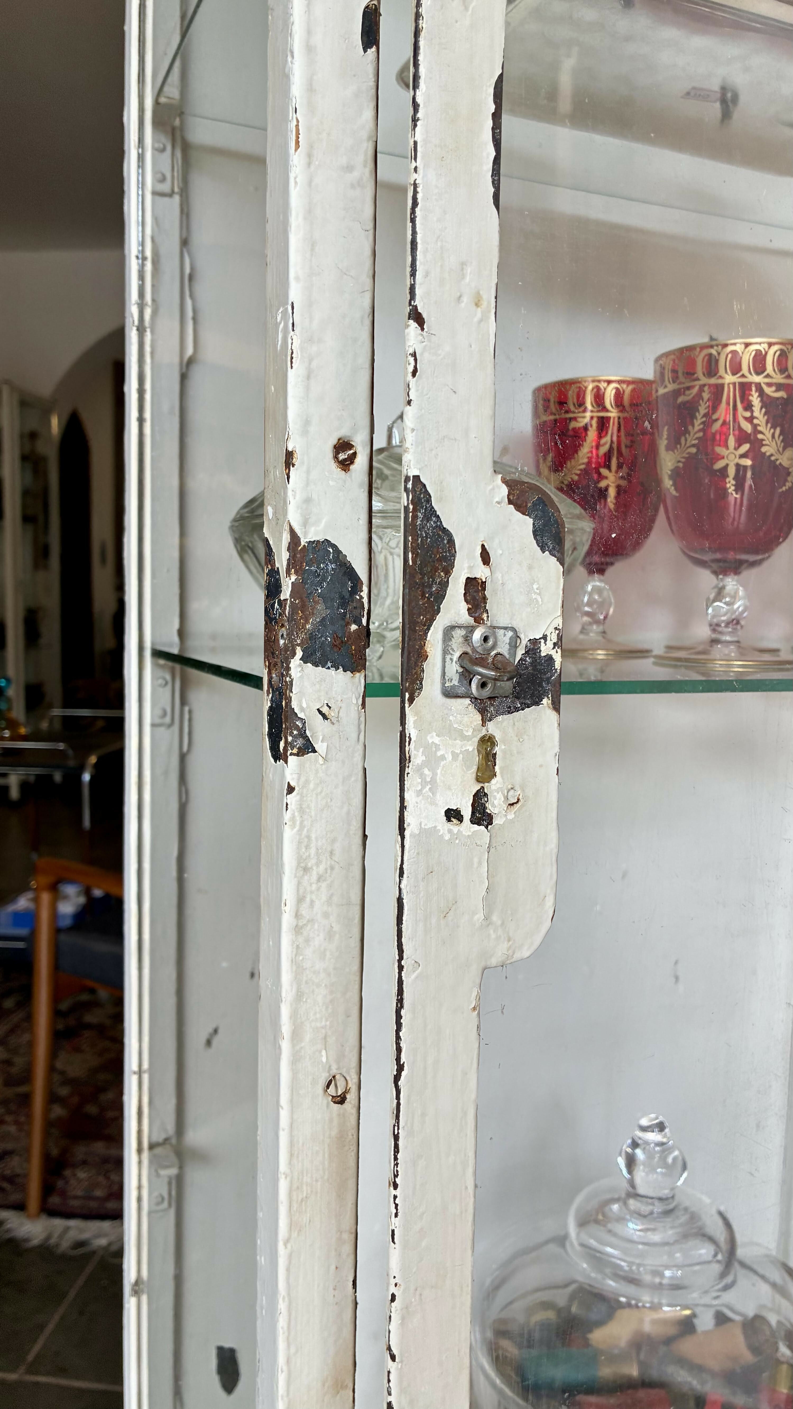 Armário de Farmácia Antigo