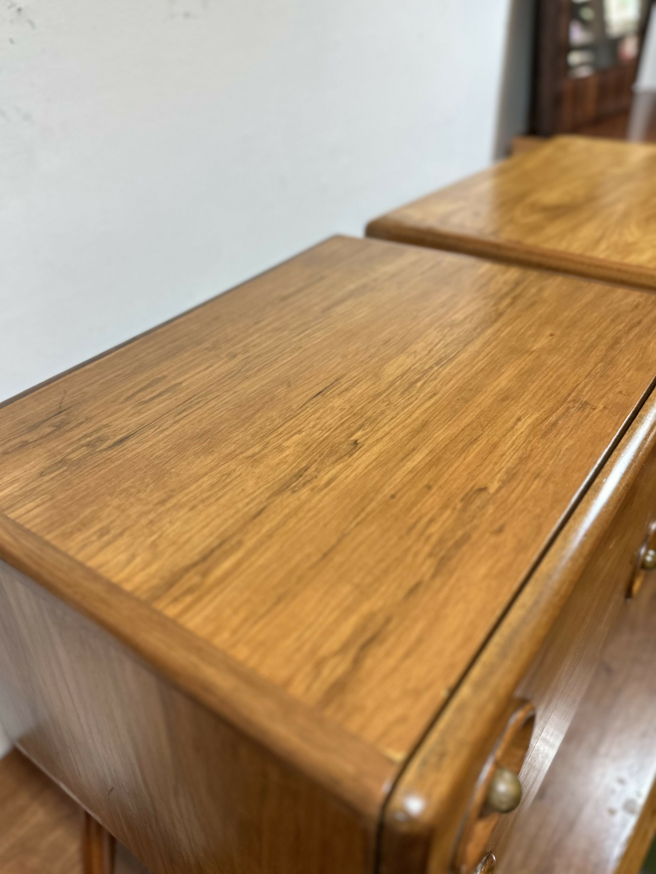 Par de mesinhas de cabeceira Bertomeu