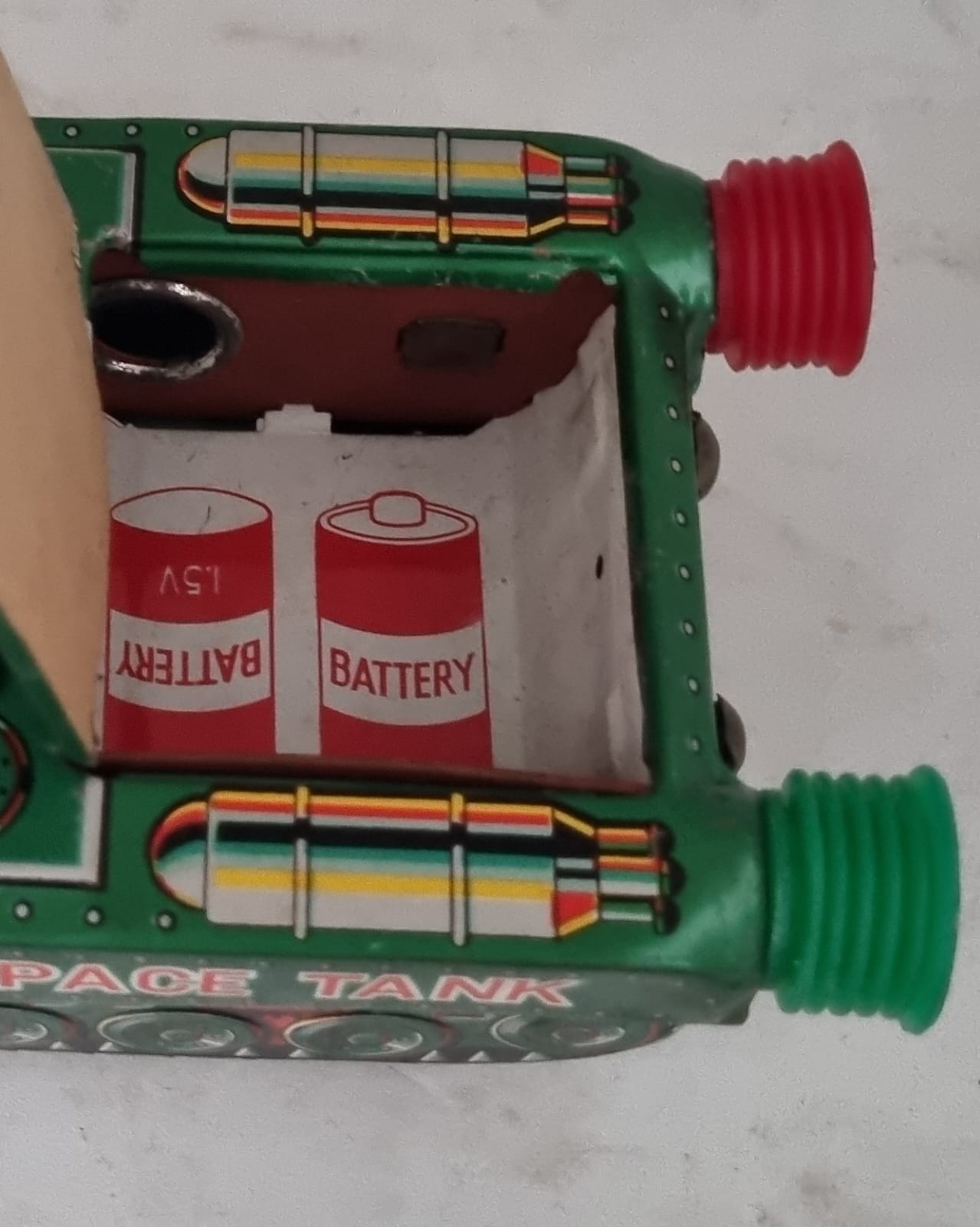 Antigo brinquedo de lata ´´Space tank``.
