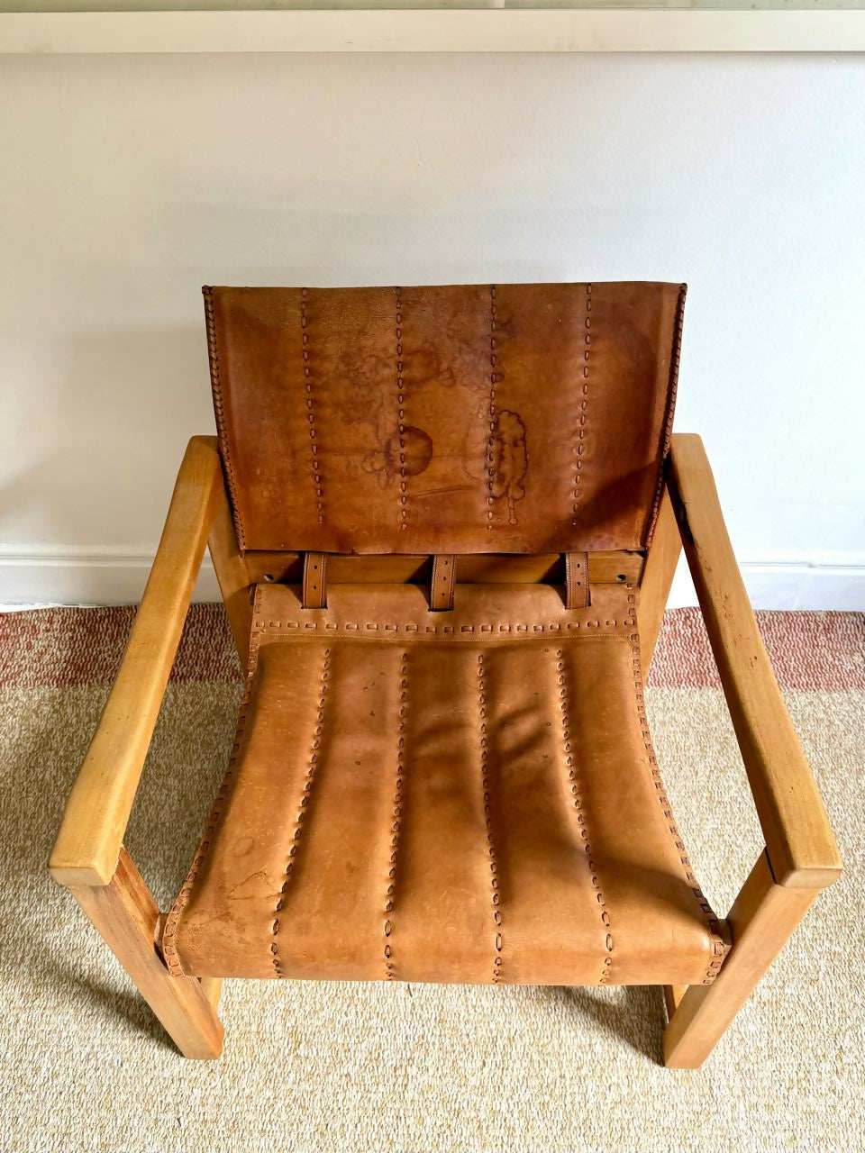 Poltrona "Diana Chair" de Karin Mobring anos 70 em madeira e couro natural marrom 