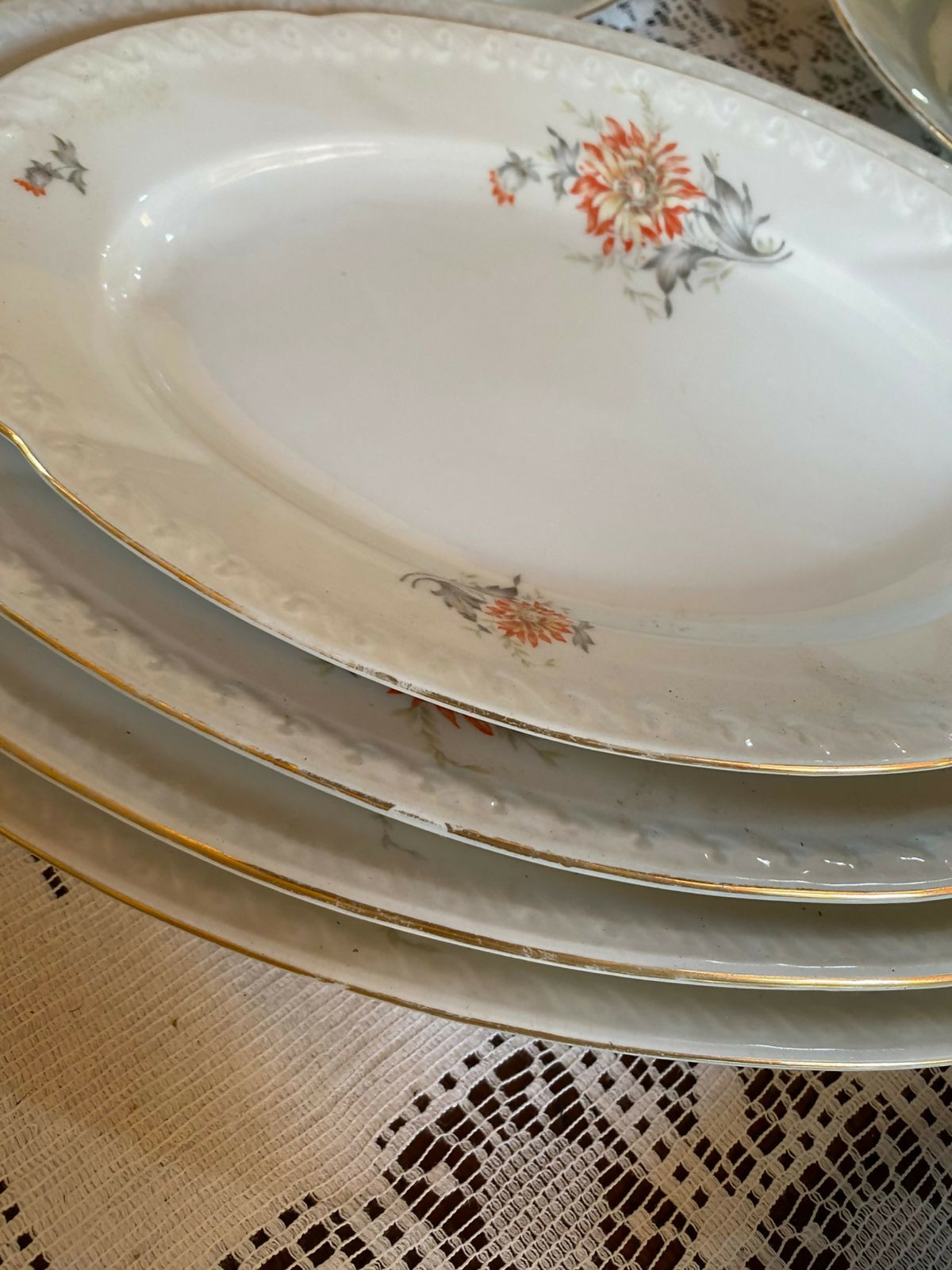 Jogo de chá e jantar em porcelana clássica Tcheca (130 peças)