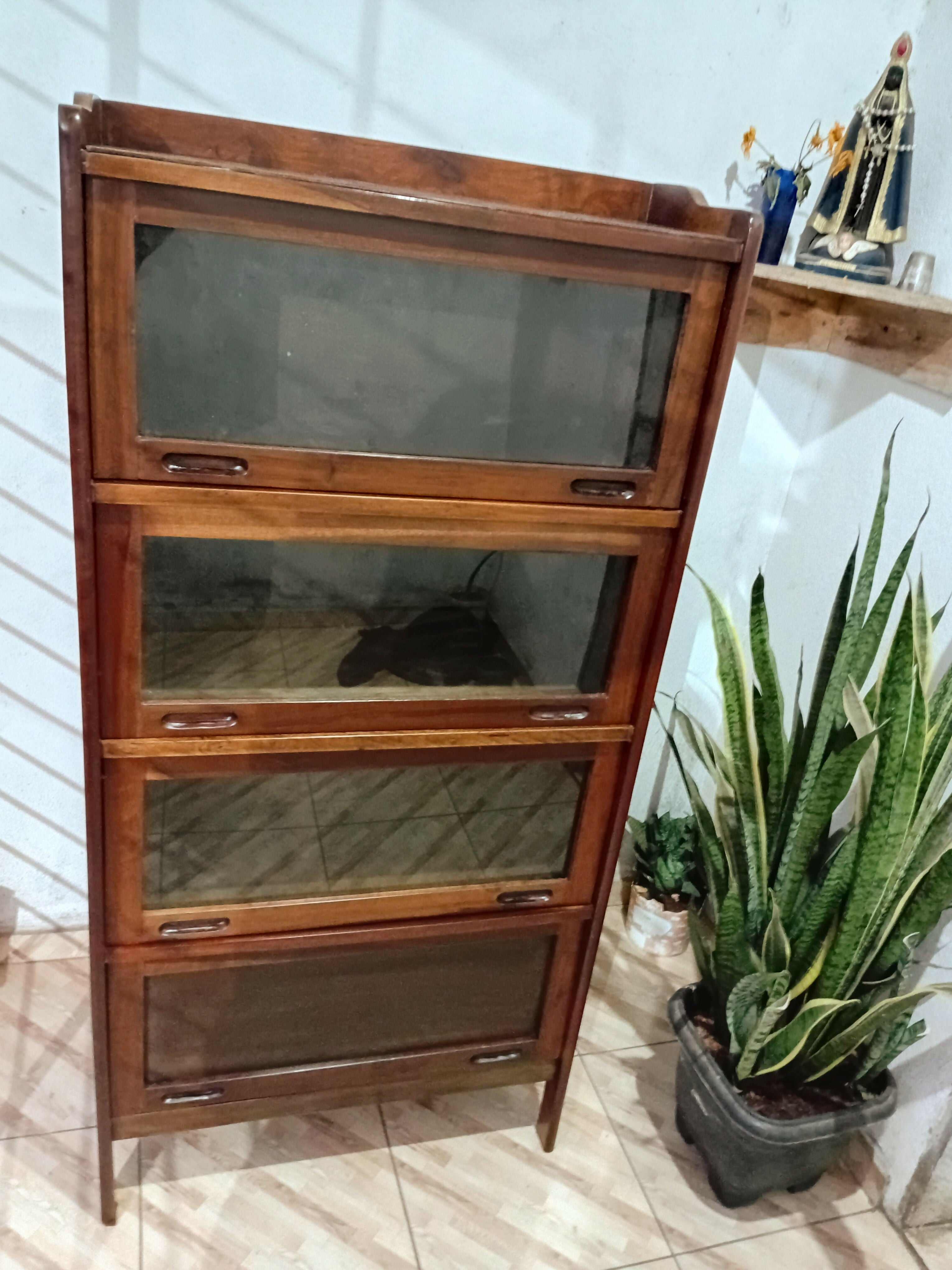 Estante basculante livreiro 4 portas em imbuia ja restaurada