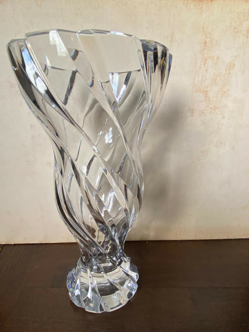 Vaso em cristal lapidado com torção helicoidal (DMCPS_350)