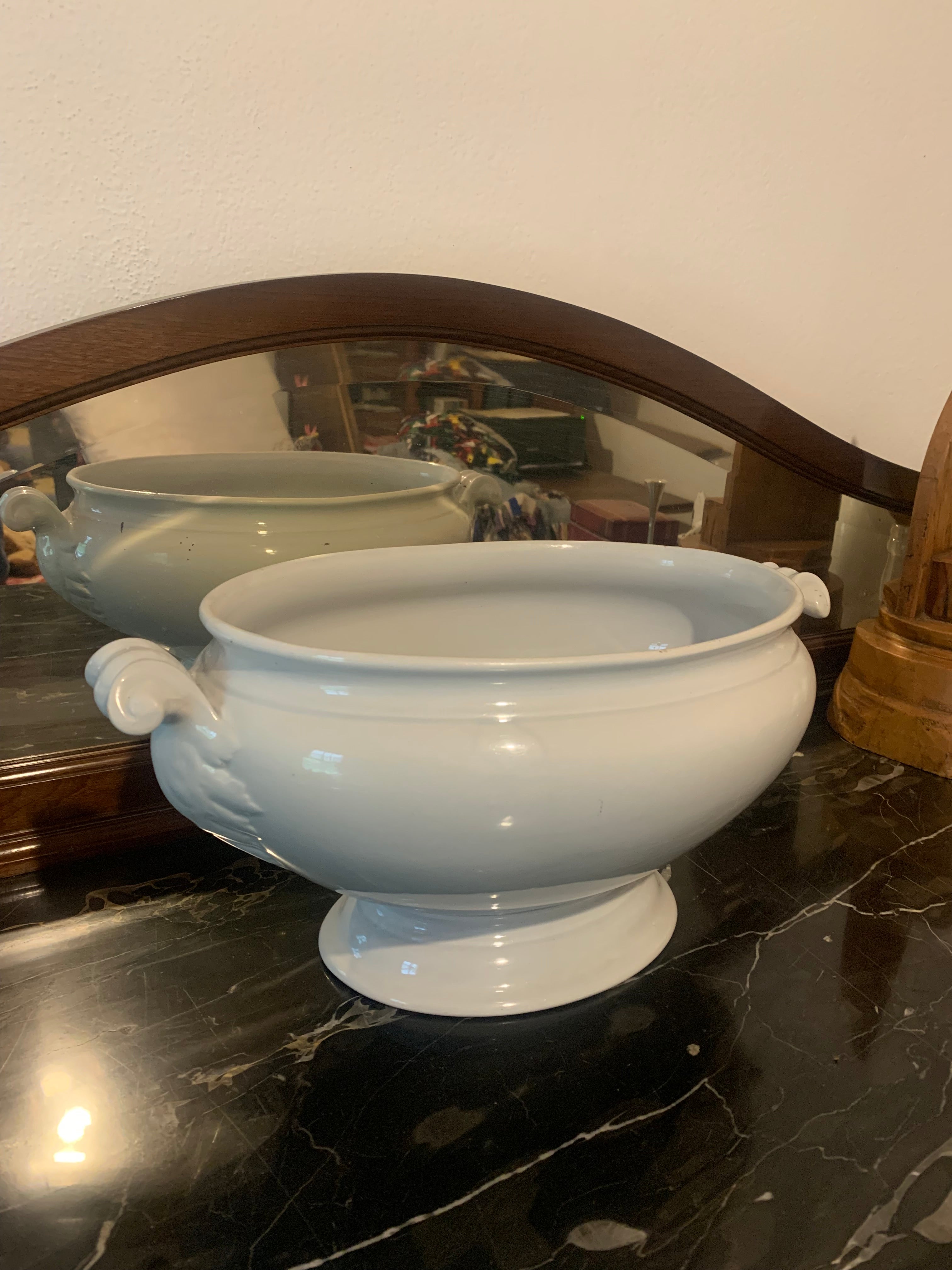 Espetacular Centro de mesa / Vaso oval Inglês em porcelana branca 