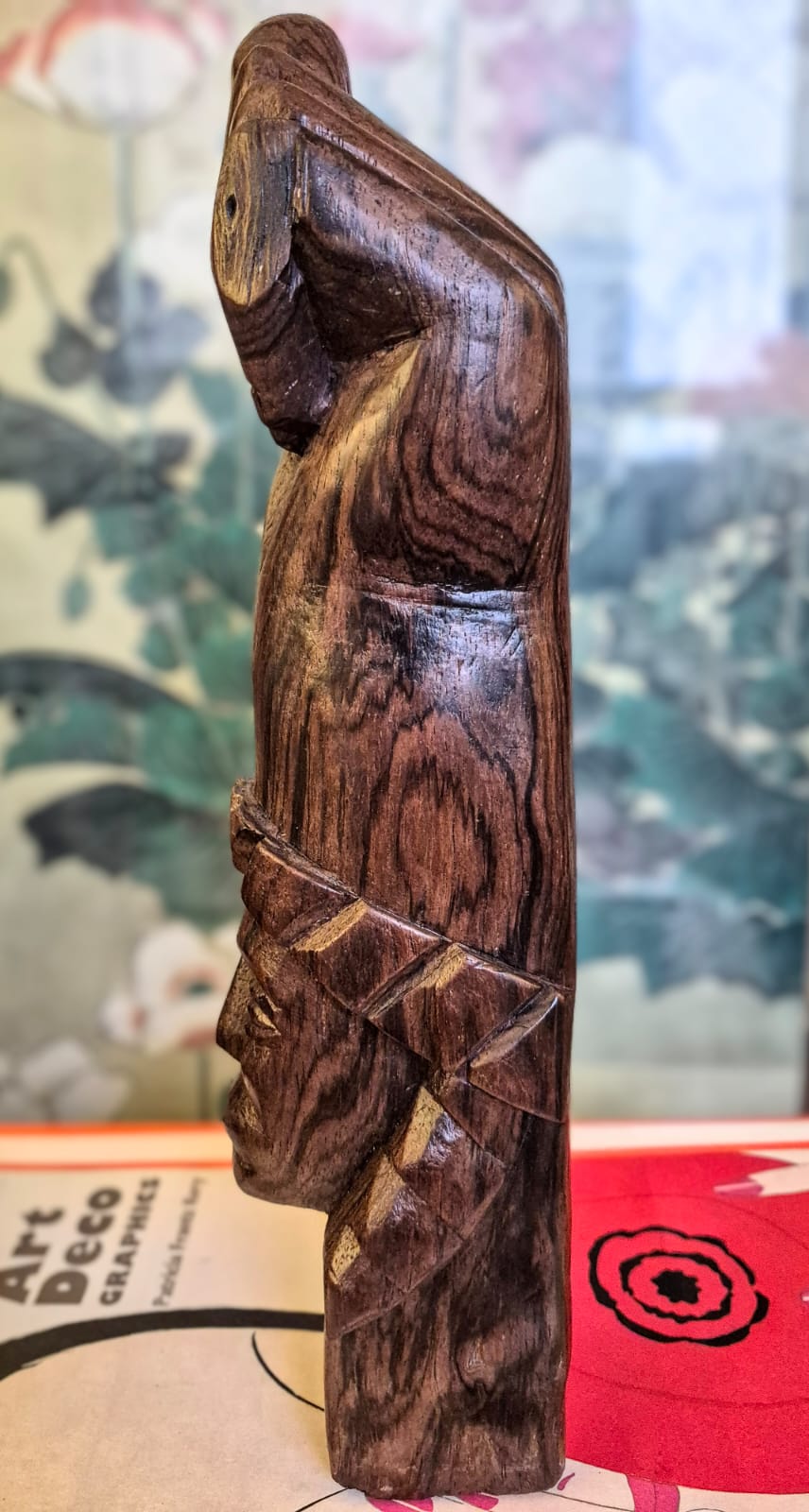  Escultura talhada em bloco único de jacarandá em formato de figa e carranca. Icônica do nosso Modernismo. Ótimo estado!