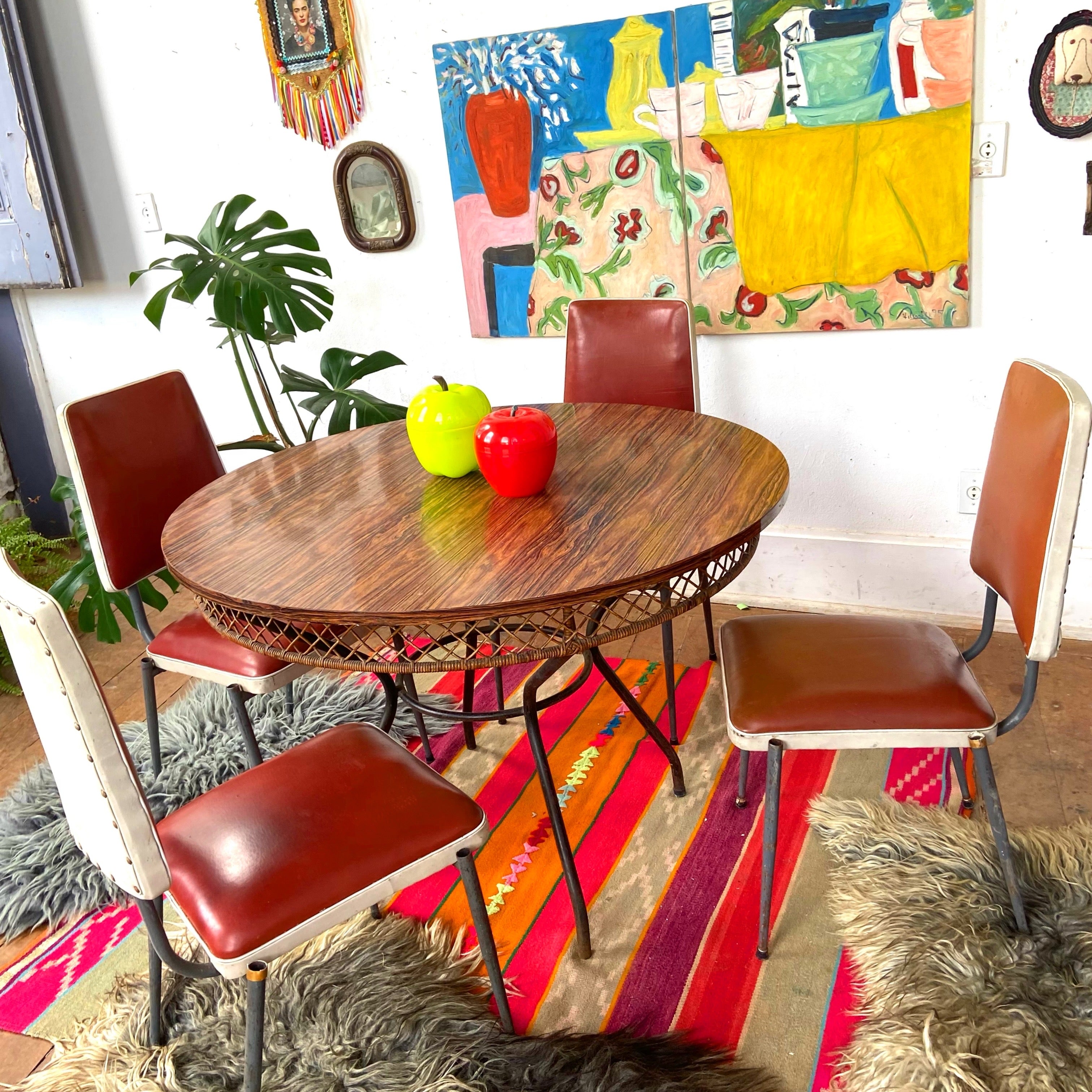 Conjunto de mesa redonda vintage em fórmica, ferro e rattan
