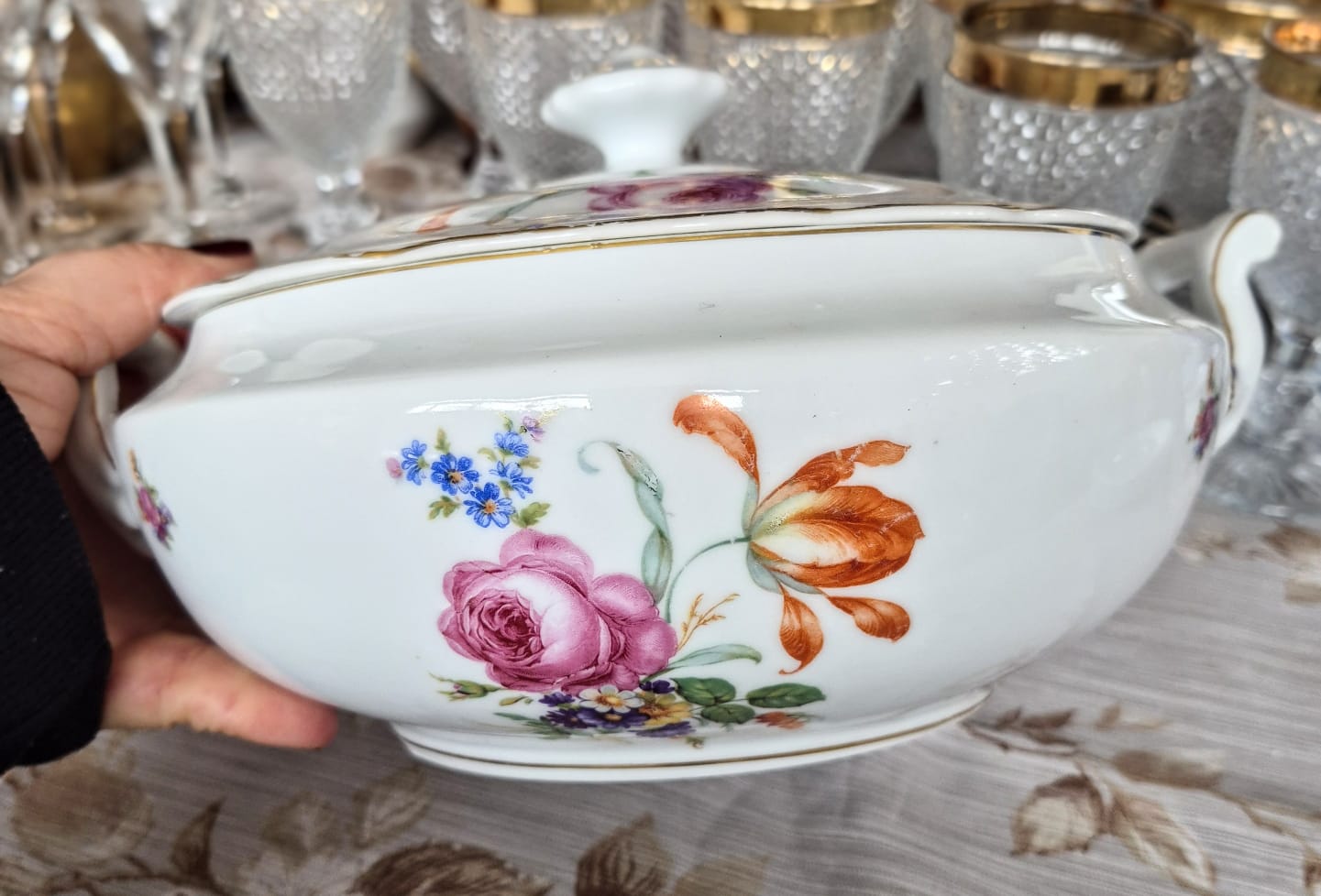Sopeira em porcelana vintage Real com decoração floral.  Linda e em perfeito estado!