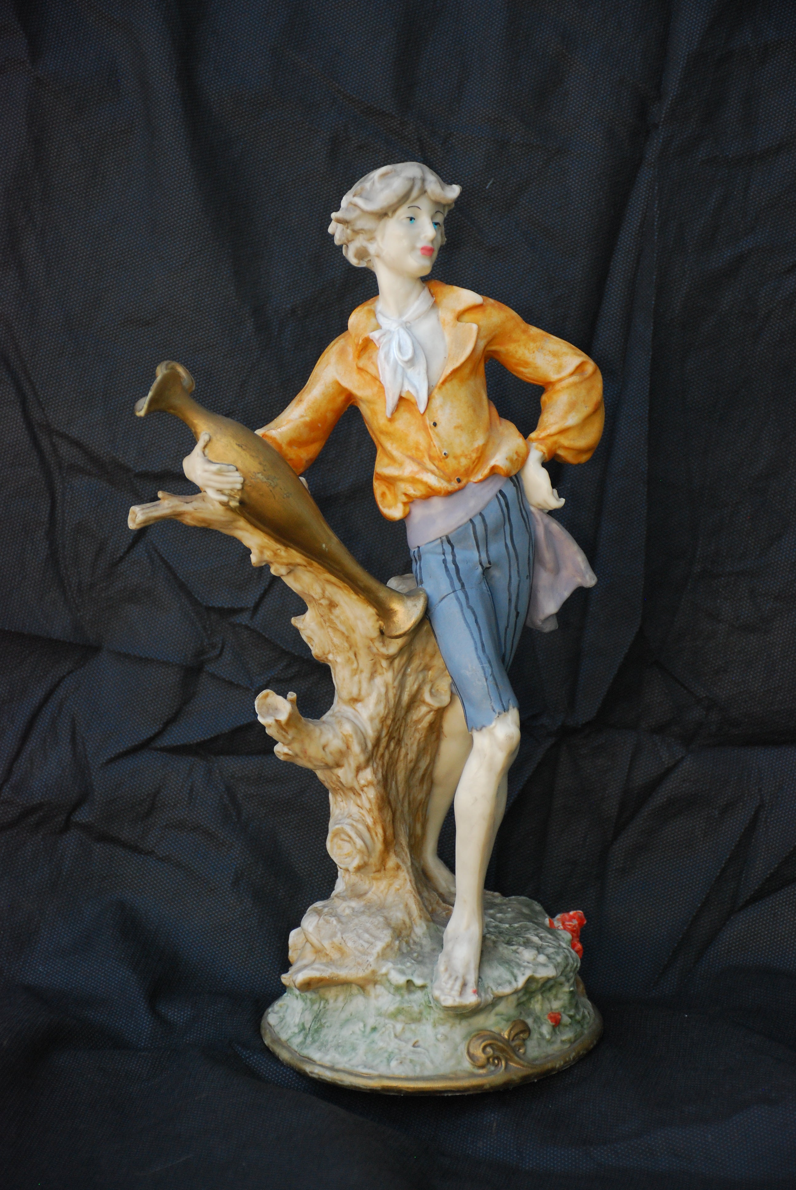 Escultura em resina com pintura policromada , italiana estilo clássico, anos 60