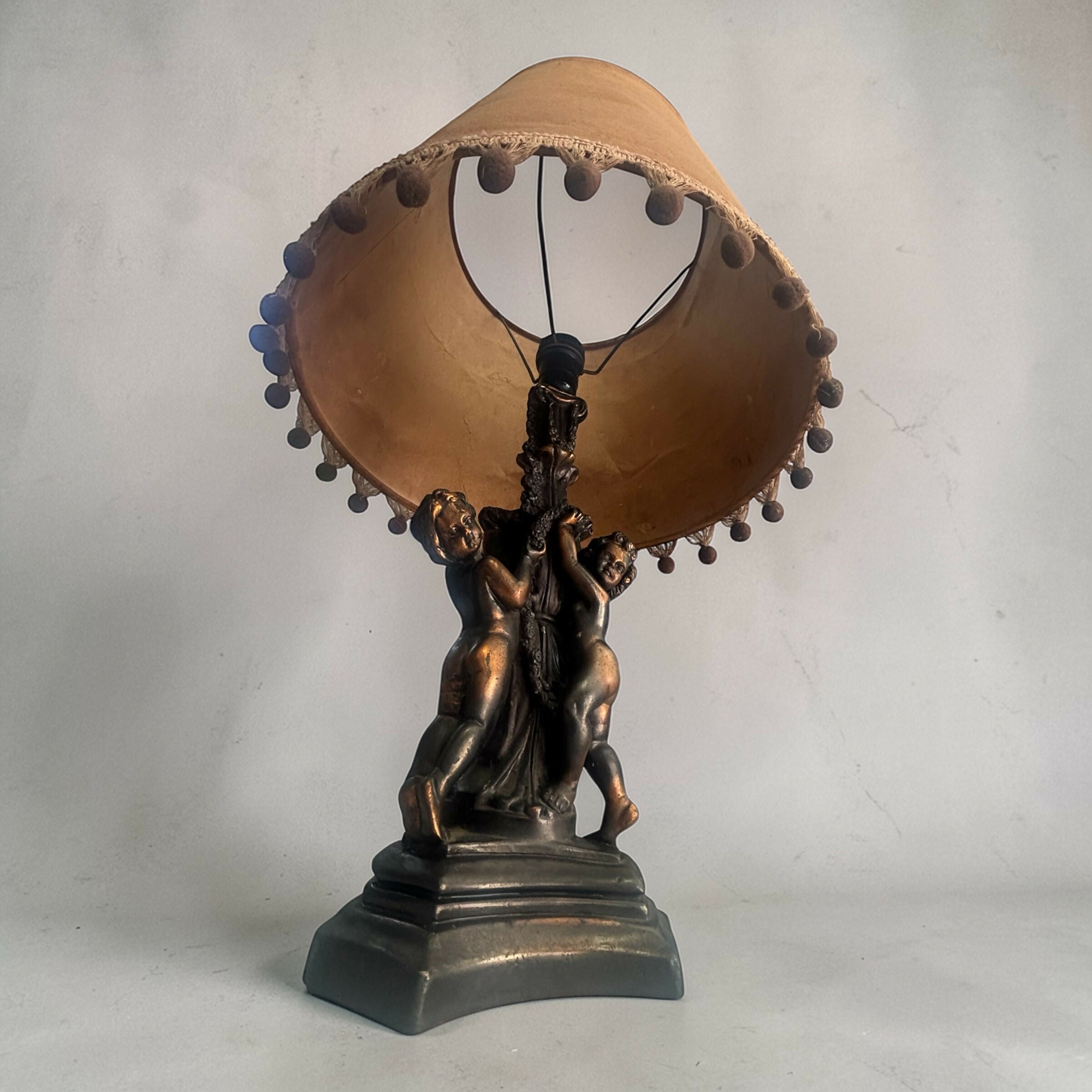 Abajur Escultura Infantil Petit Bronze antigo Década de 1920 a 1940