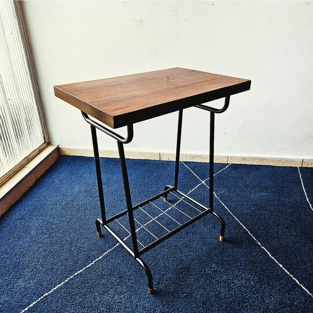 MESA DE APOIO EM JACARANDÁ E FERRO