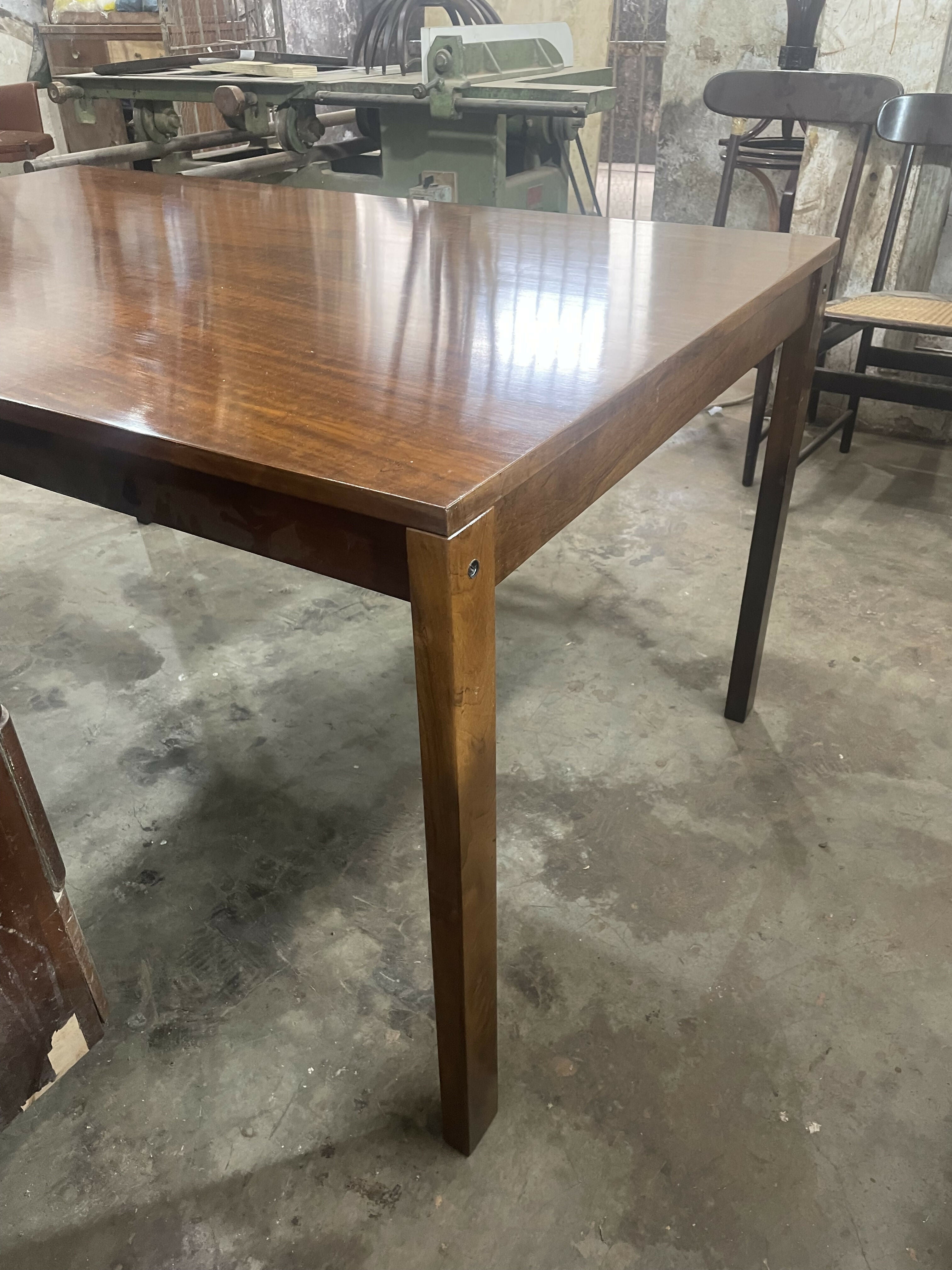 Mesa de Jantar Michel Arnoult madeira imbuia - toda de encaixe